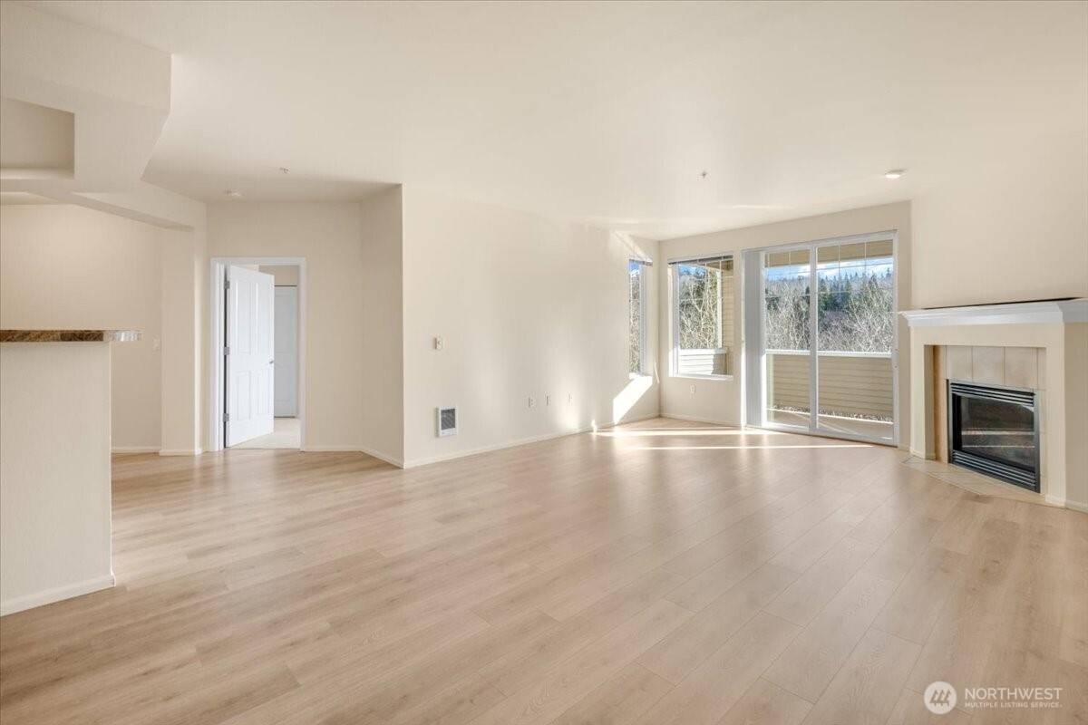 Bellevue, WA 98005,2244 132nd AVE SE #B112