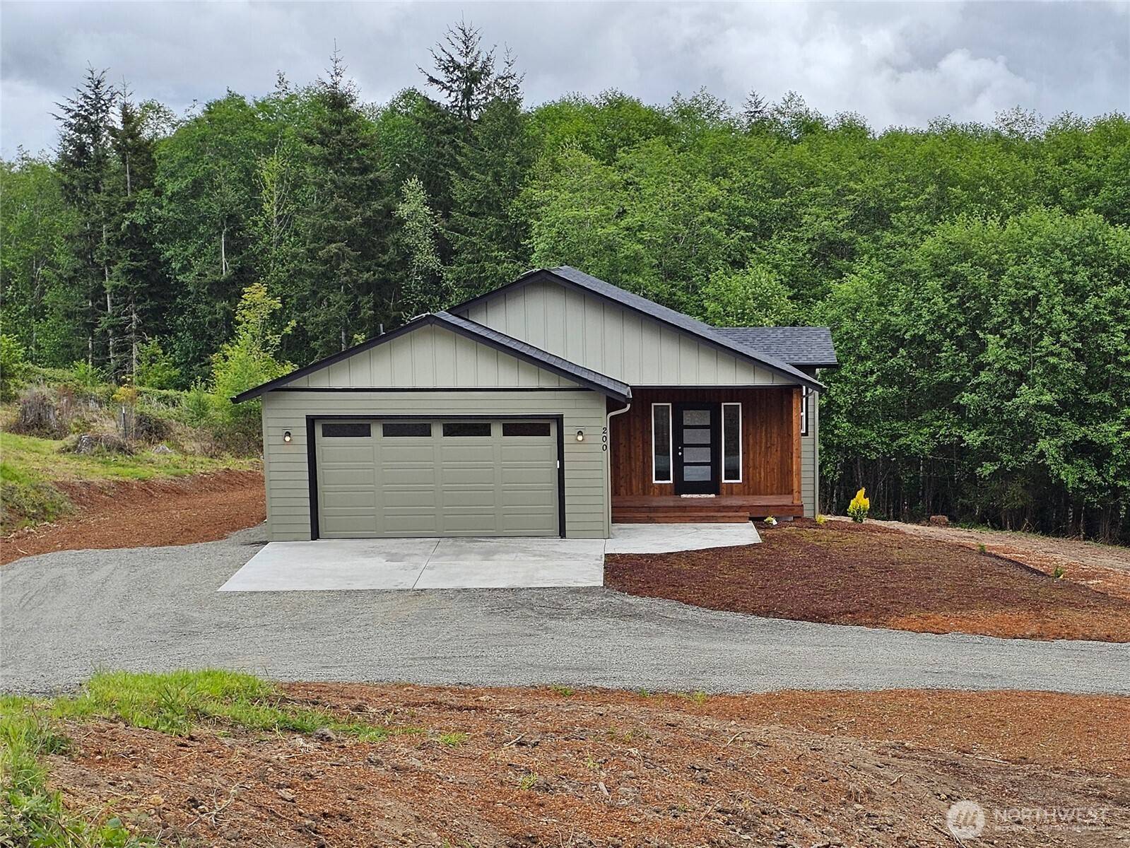 Castle Rock, WA 98611,200 Red Hawk DR