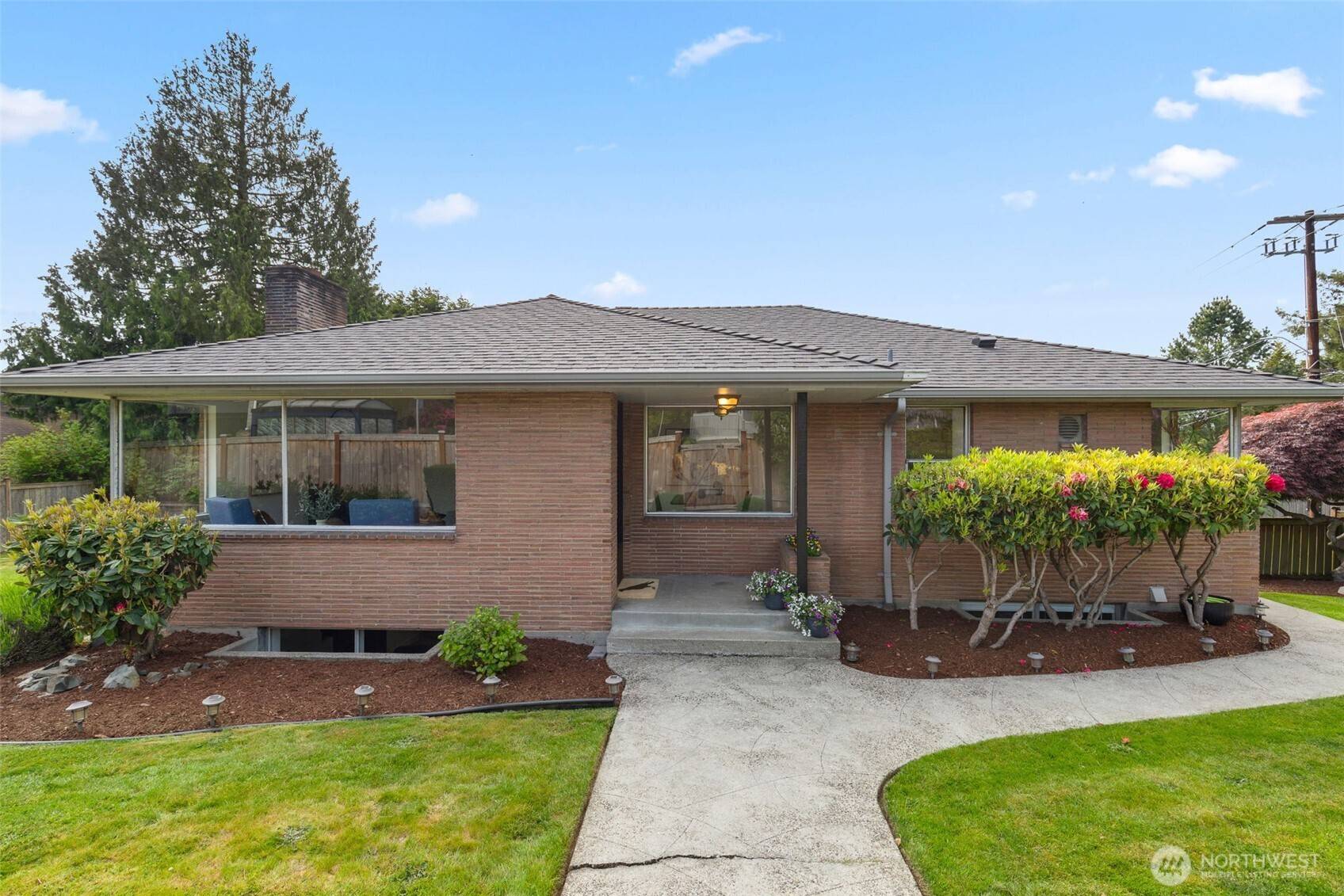 Seattle, WA 98117,9529 15th AVE NW