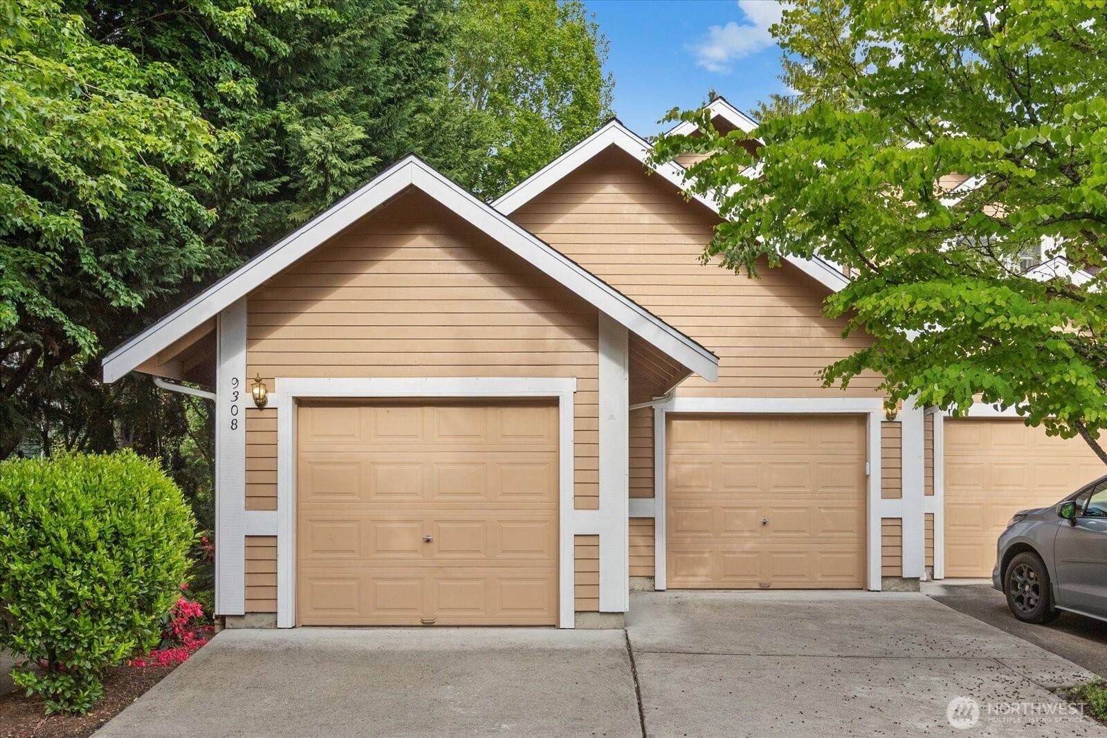 Redmond, WA 98052,9308 157th PL NE #B101