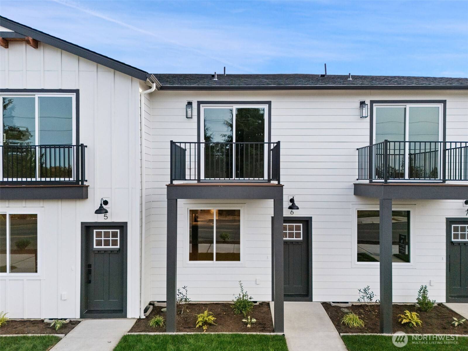 Sequim, WA 98382,669 W Hendrickson #6