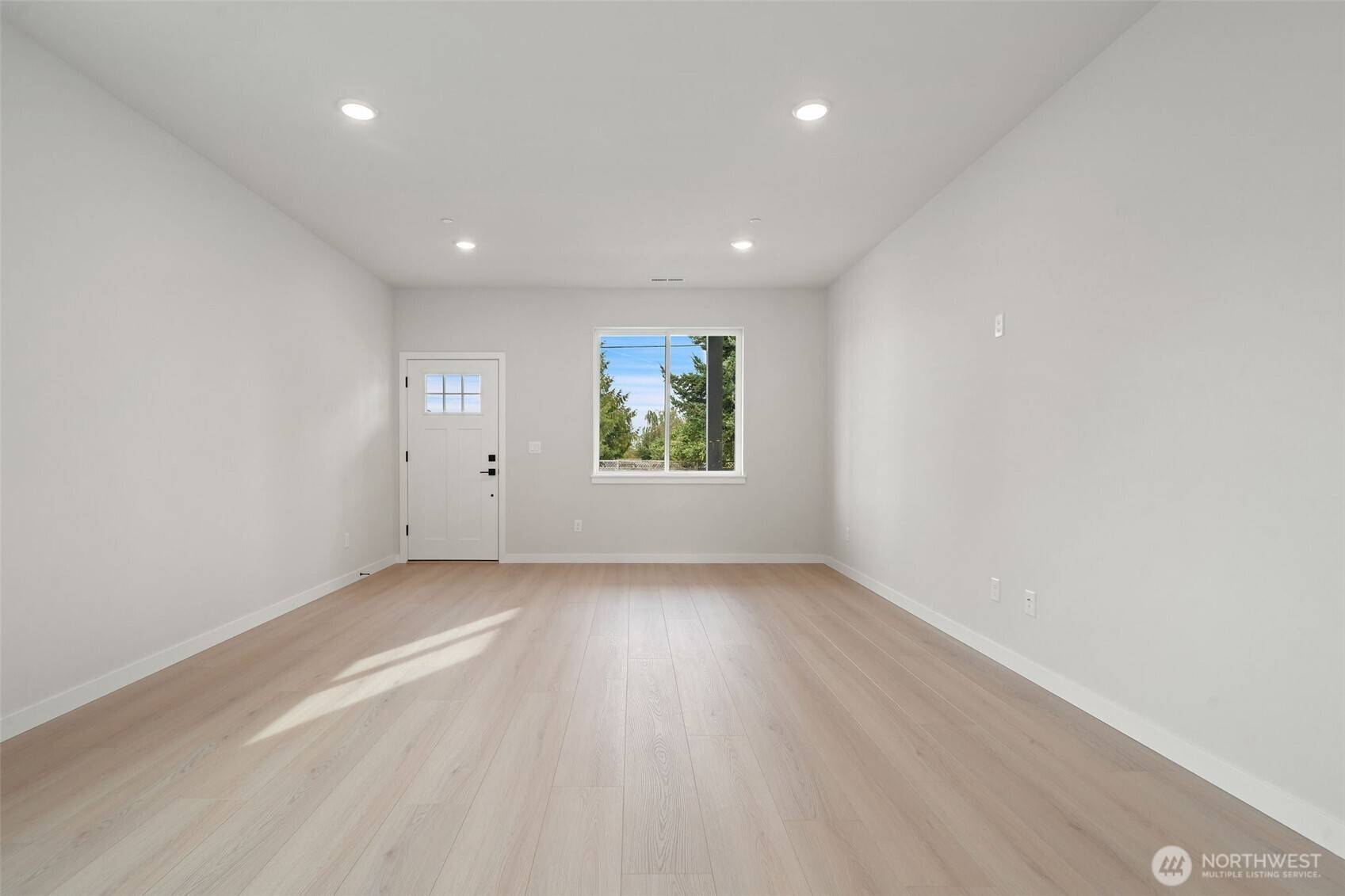 Sequim, WA 98382,669 W Hendrickson #6