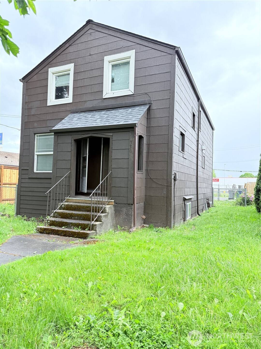 Auburn, WA 98001,328 S Division ST