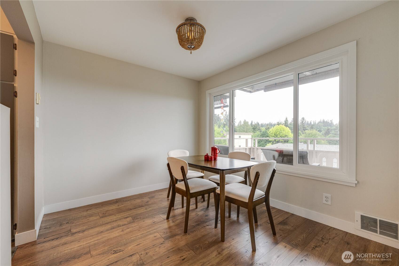 Edmonds, WA 98020,1110 5th AVE S #304