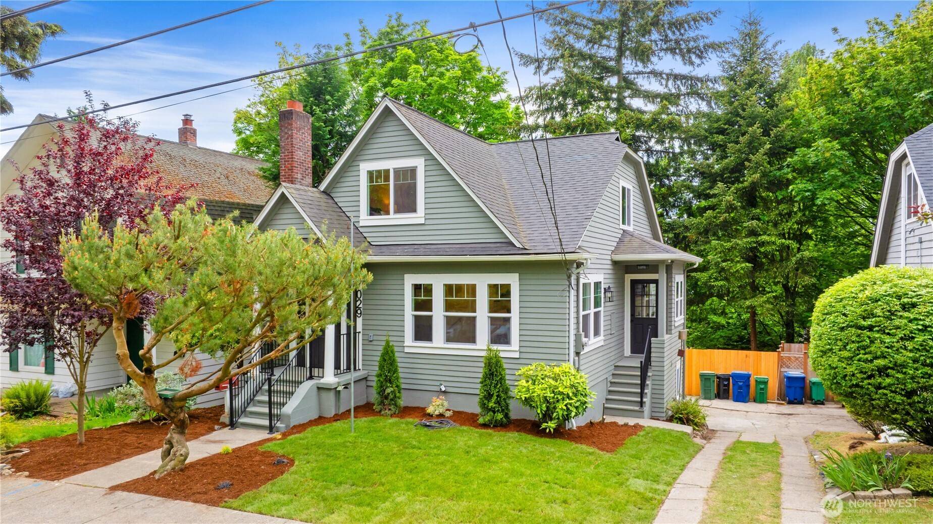 Seattle, WA 98115,7029 16th AVE NE