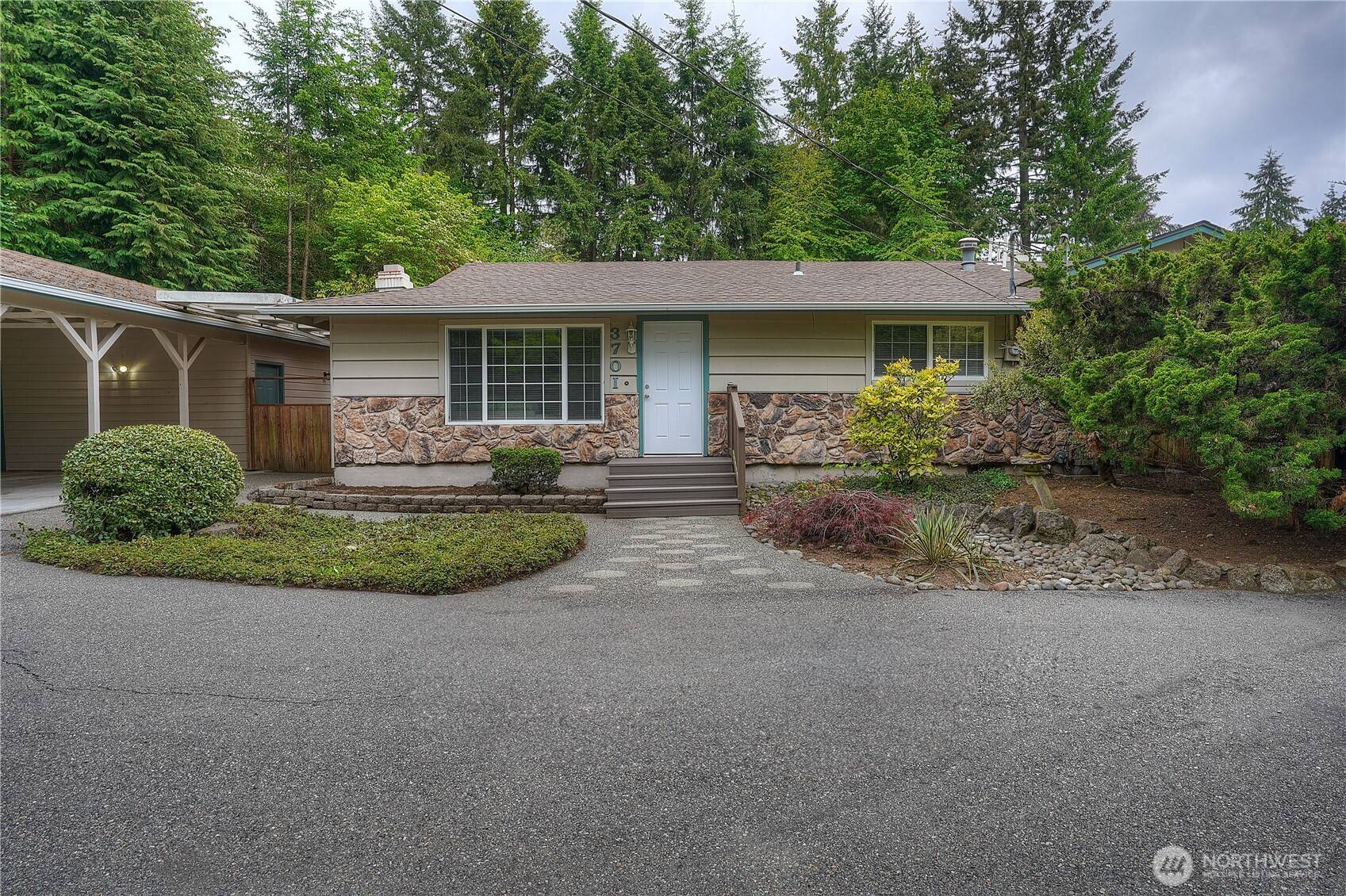 University Place, WA 98466,3703 Sunset DR W
