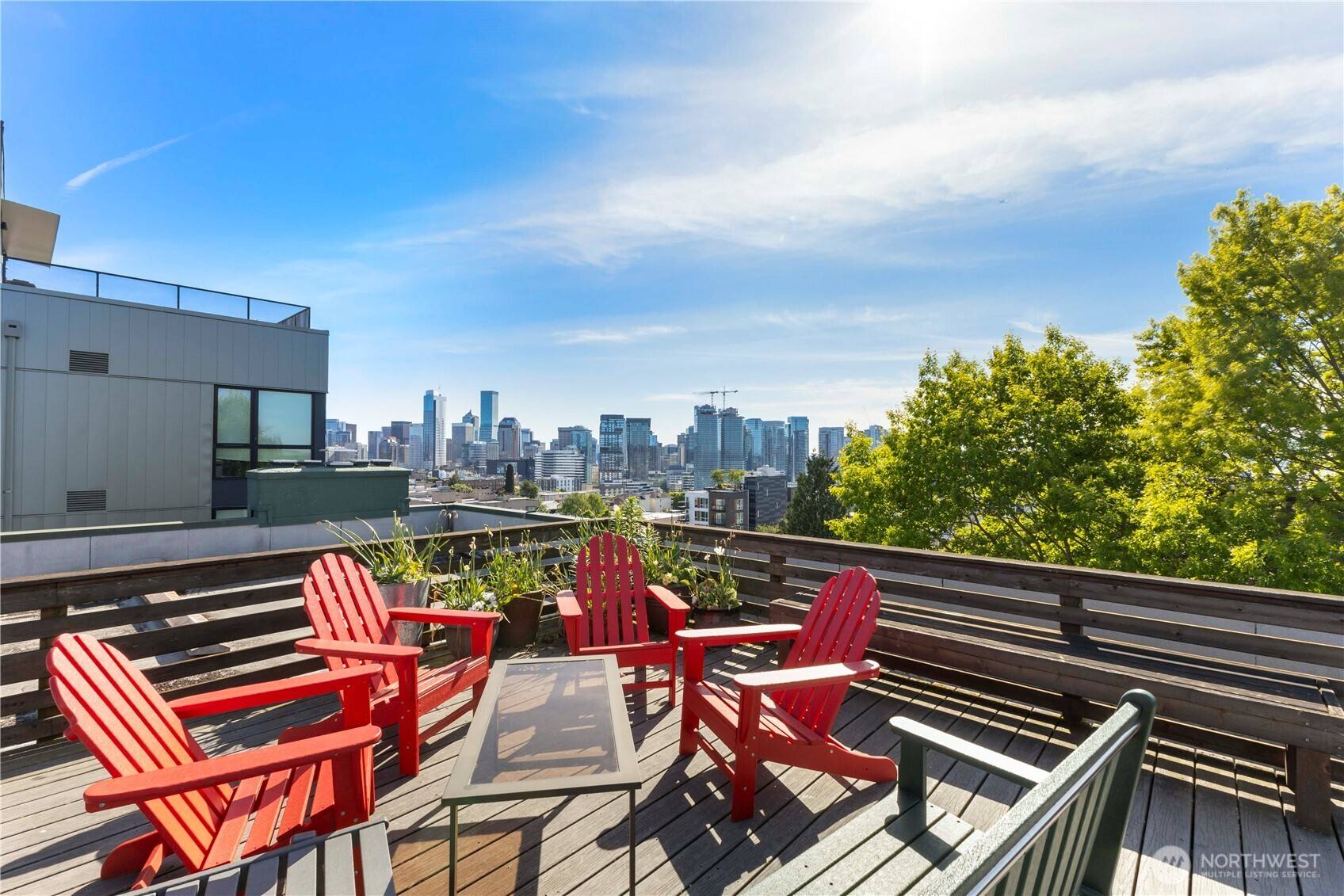 Seattle, WA 98102,705 E Republican ST #207