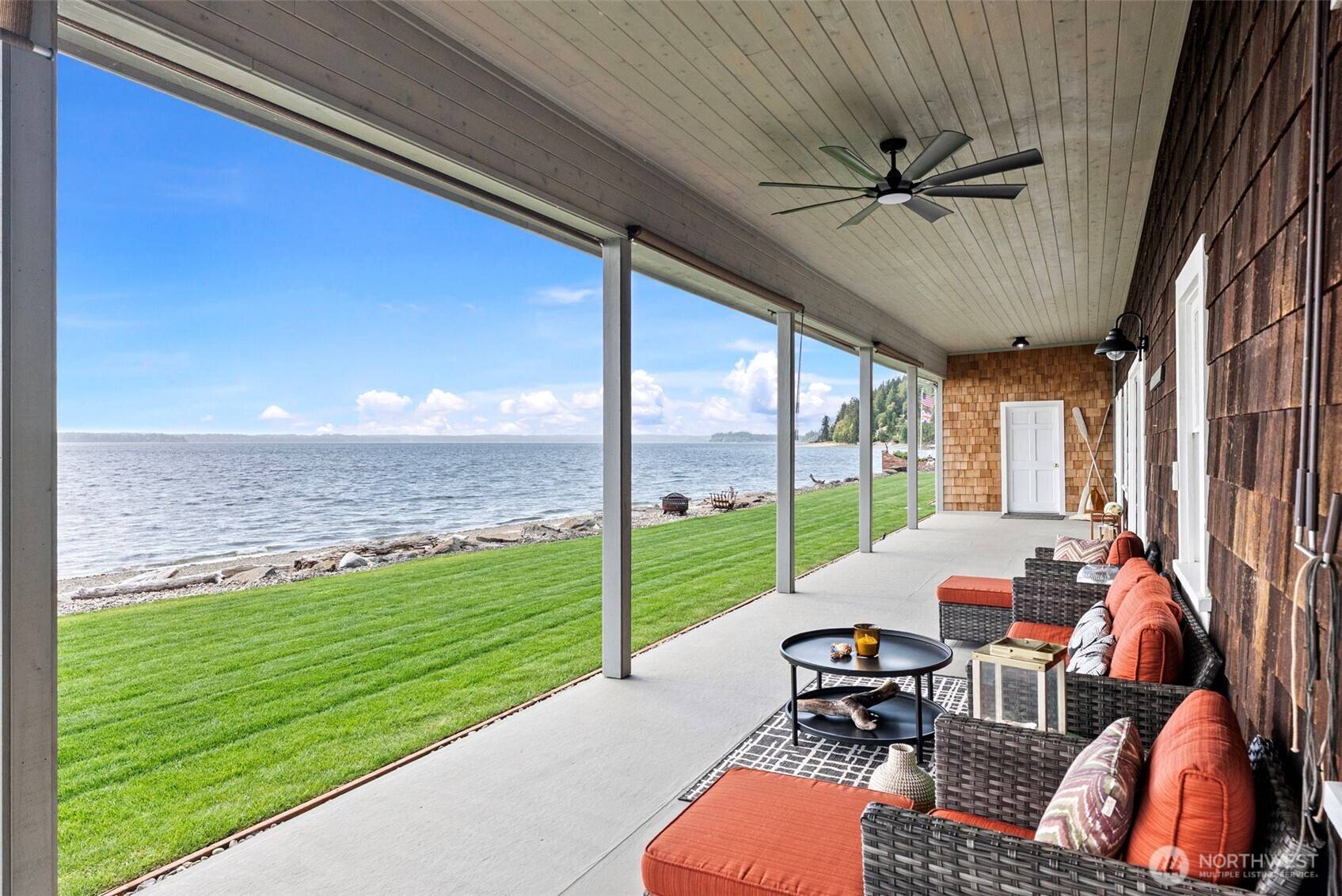 Fox Island, WA 98333,683 Kamus DR