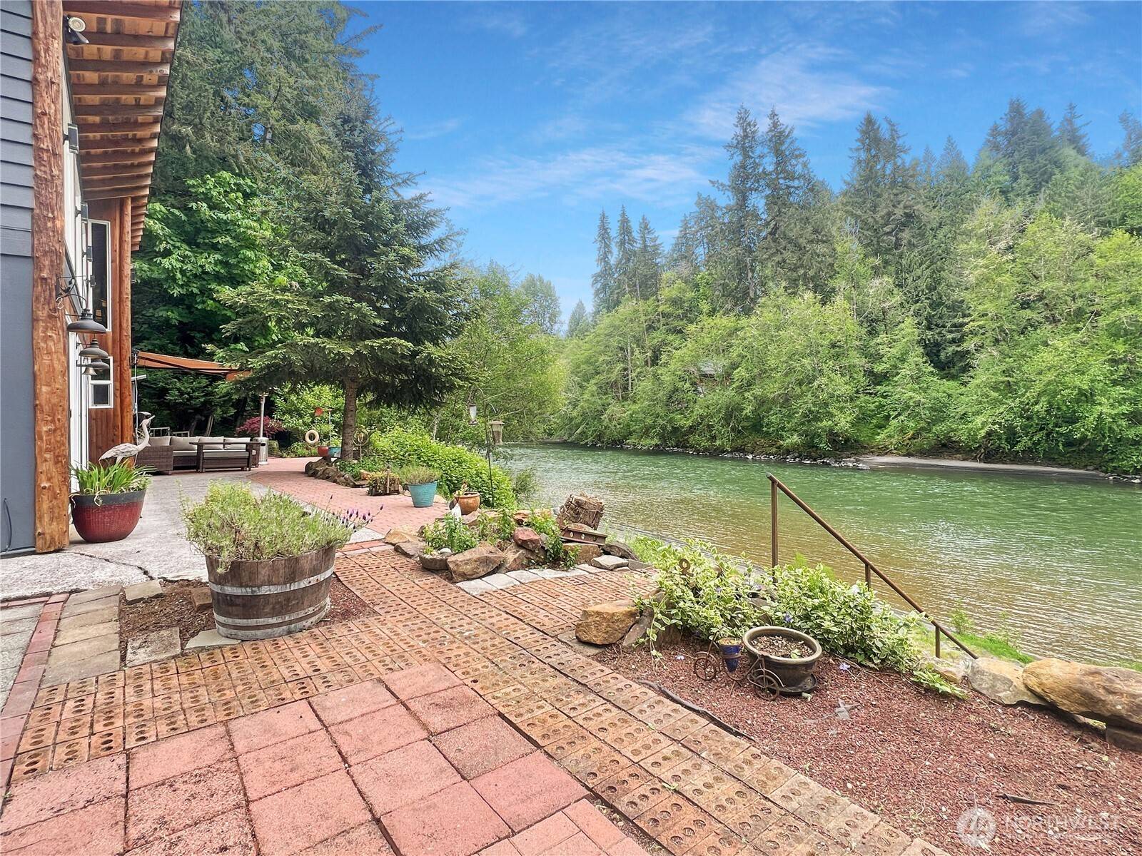 Castle Rock, WA 98611,495 Toutle River RD