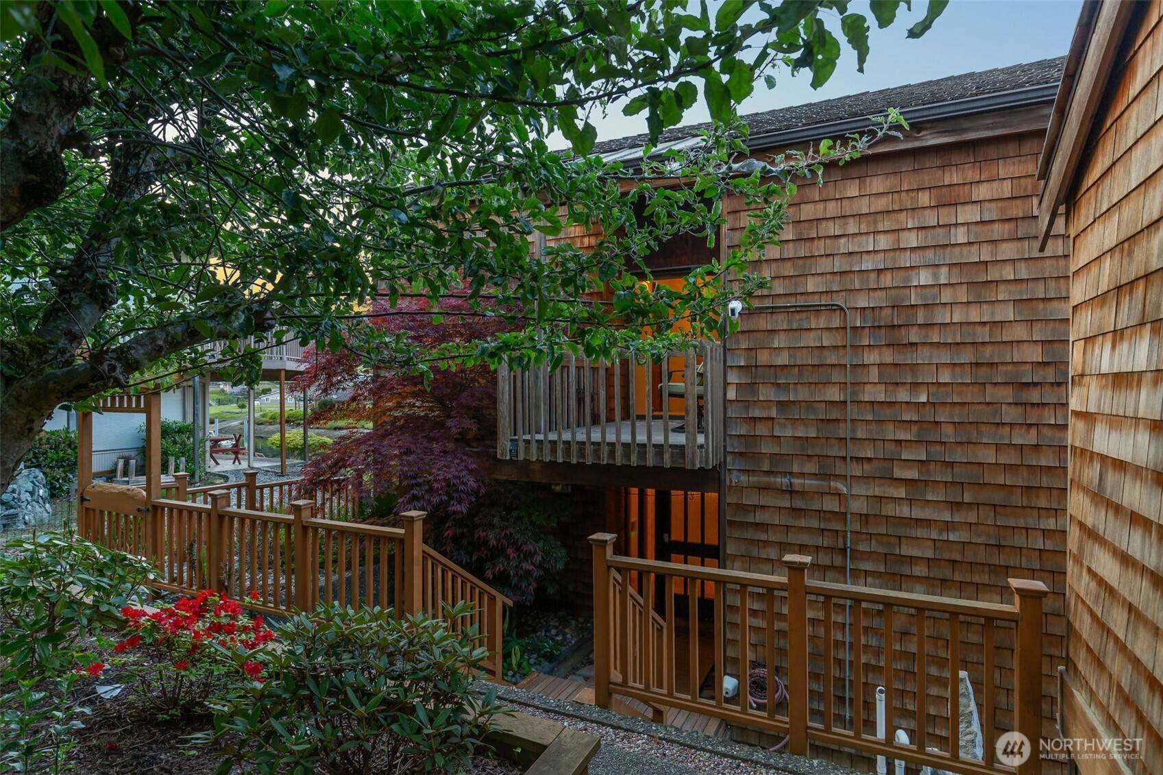 Oak Harbor, WA 98277,2180 Cove DR