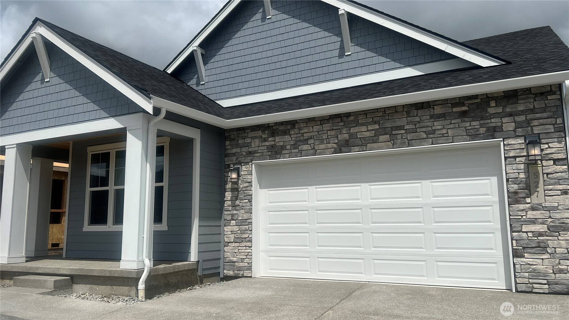 Enumclaw, WA 98022,527 Thompson (Lot 2) DR