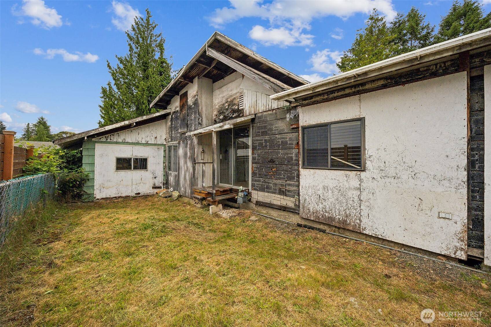 University Place, WA 98466,3122 Oas DR W