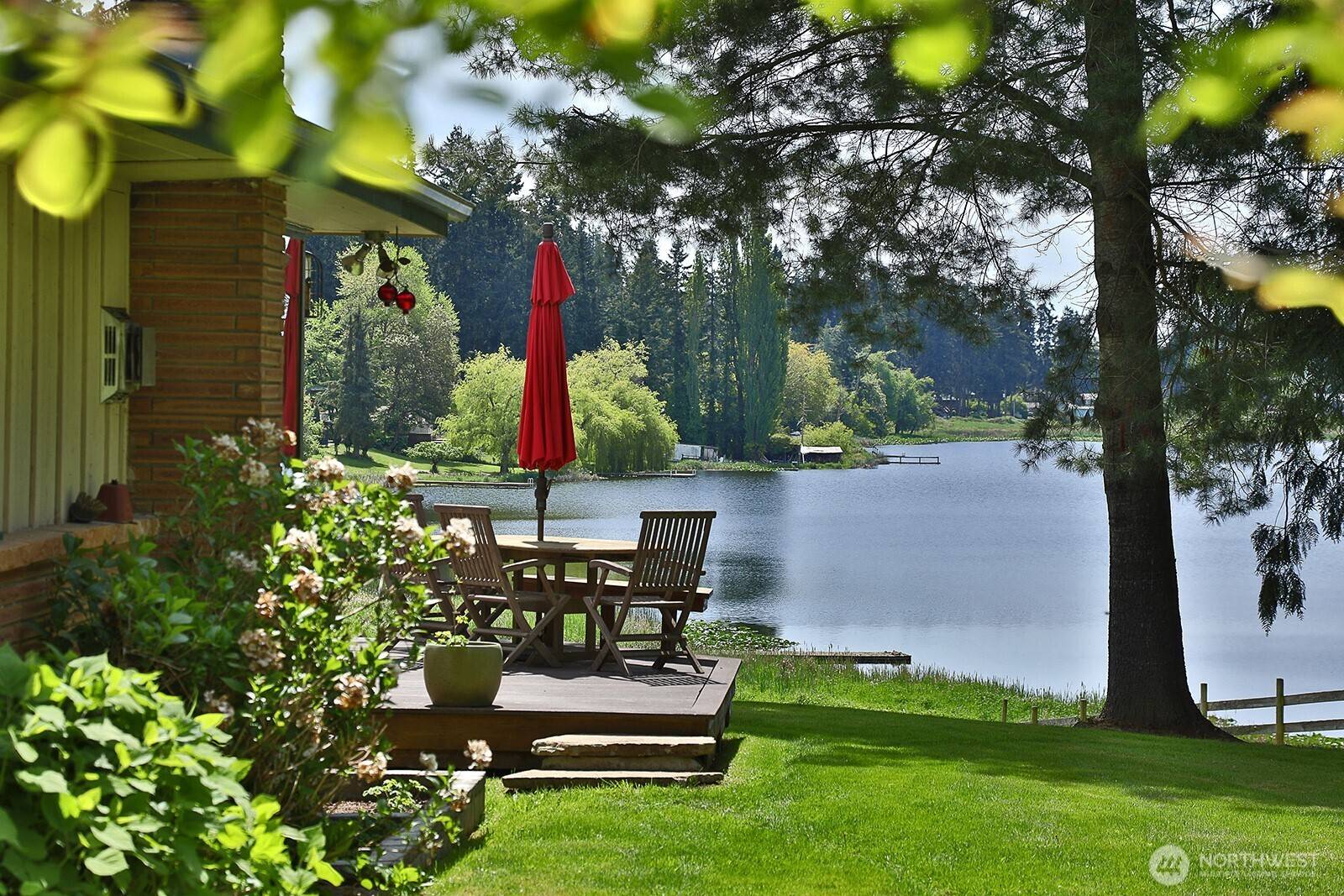 Langley, WA 98260,5066 Bayview RD