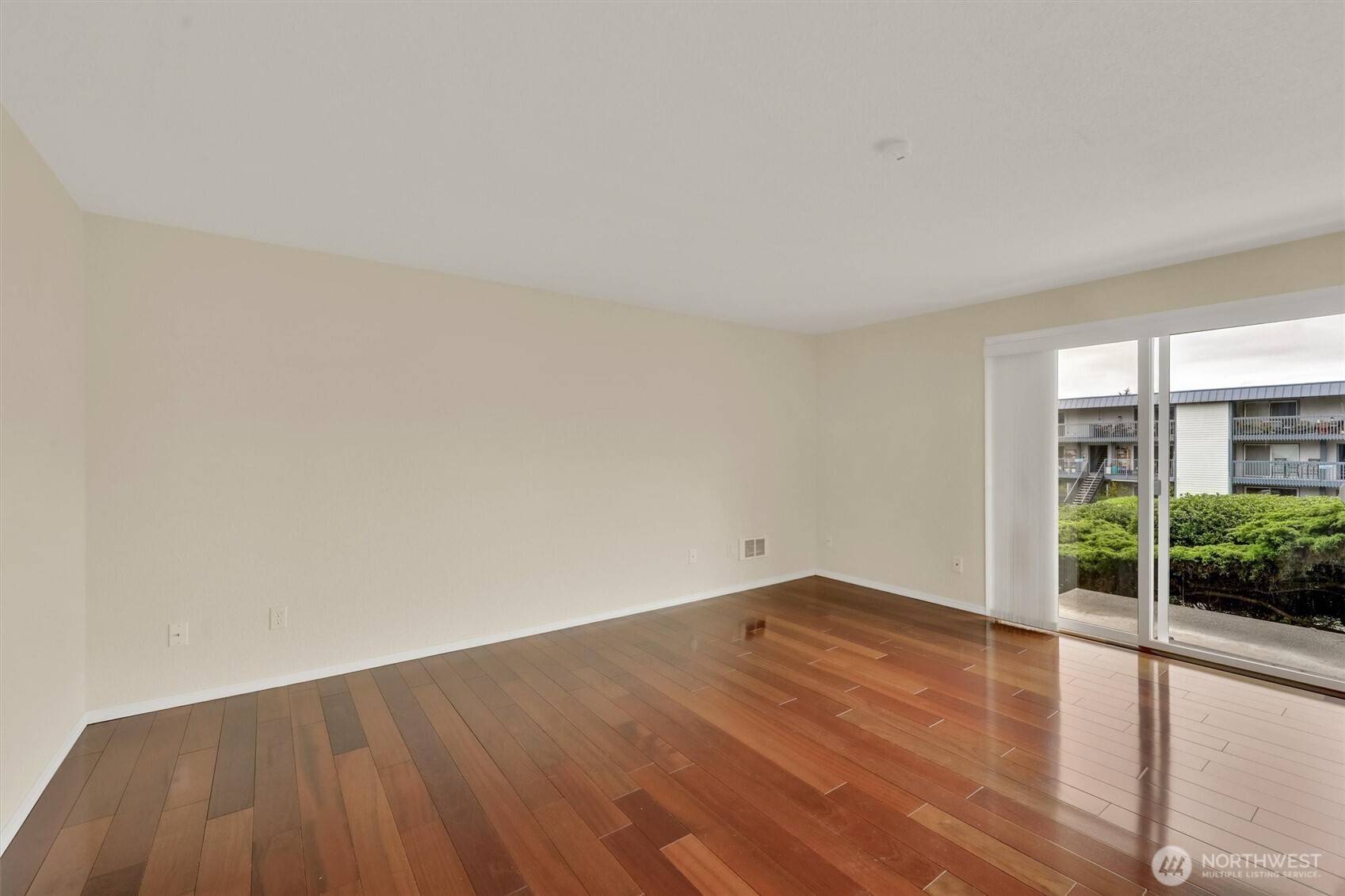 Des Moines, WA 98198,23009 Marine View DR S #B108