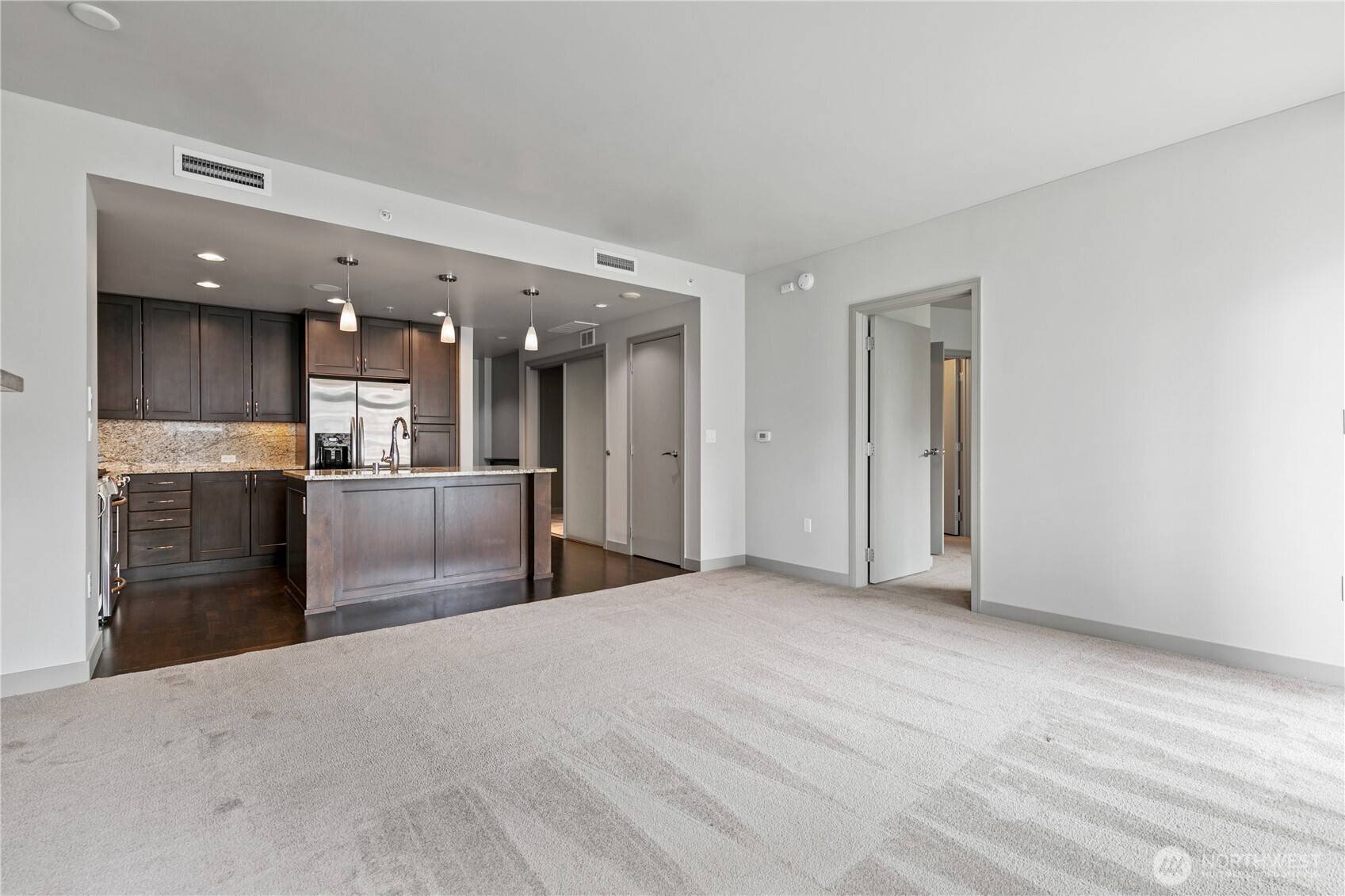 Bellevue, WA 98004,10650 NE 9th PL #1423