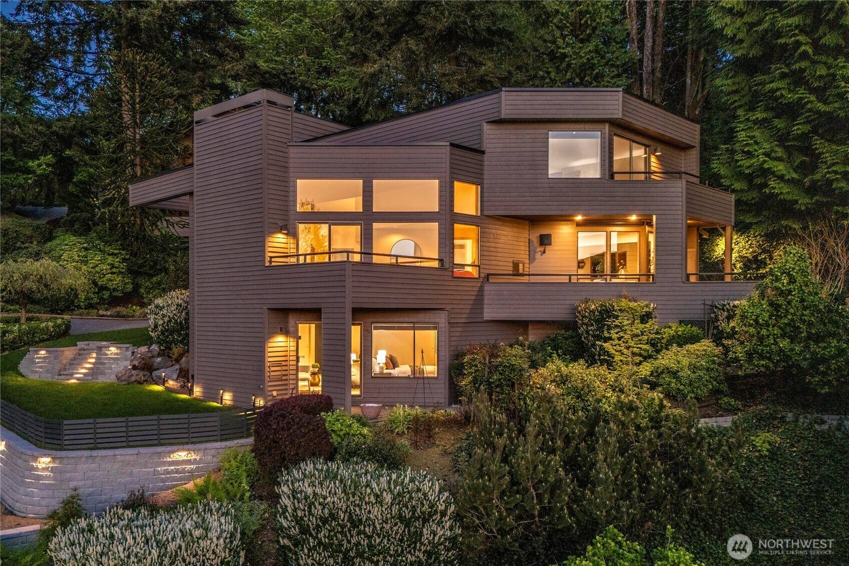 Bellevue, WA 98006,13707 SE 51st PL