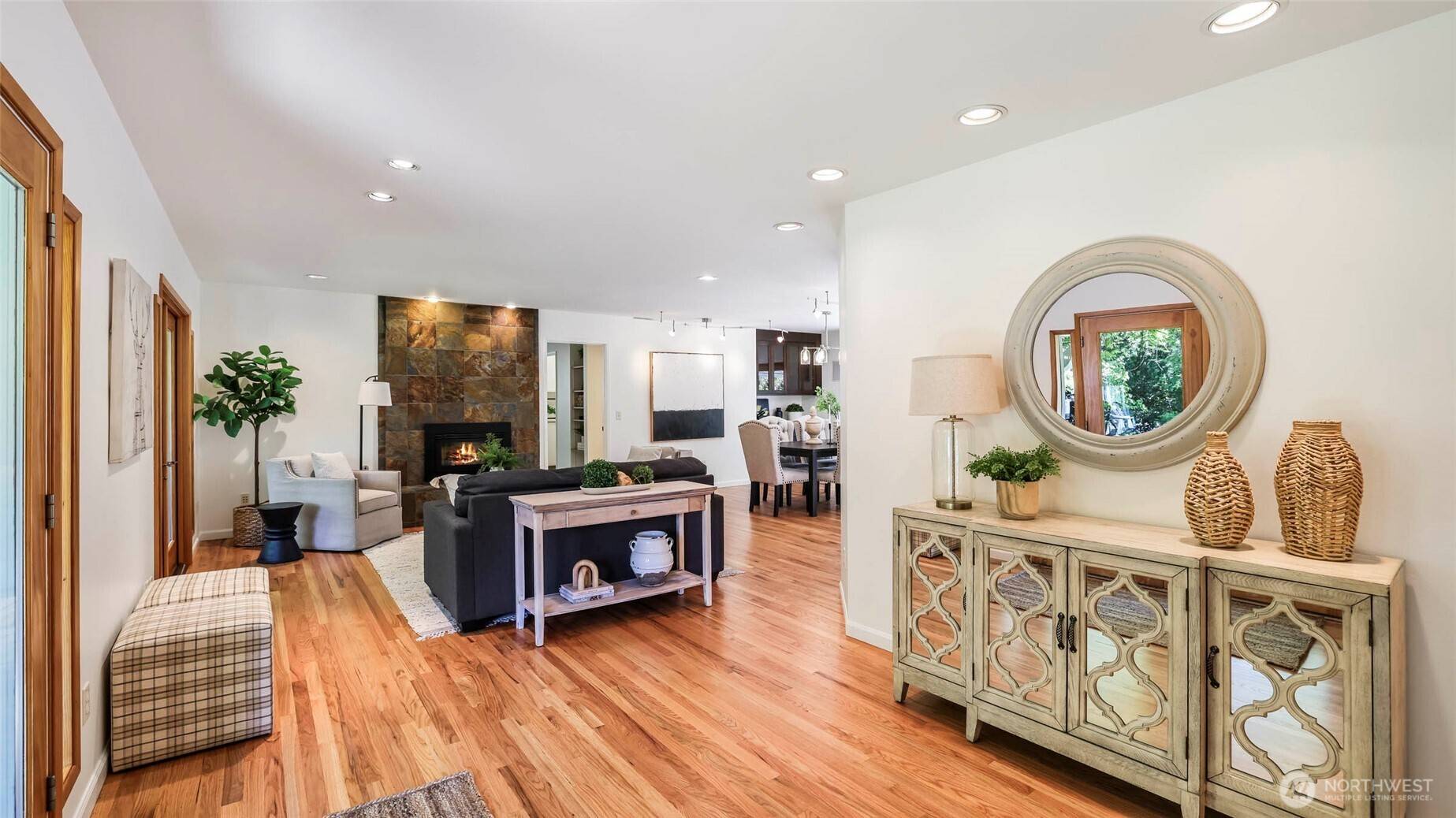 Mercer Island, WA 98040,8804 SE 62nd ST