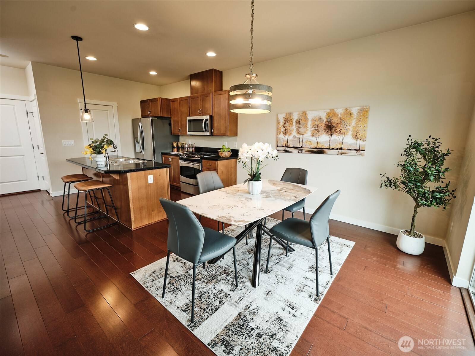 Newcastle, WA 98059,6941 134th CT SE #B