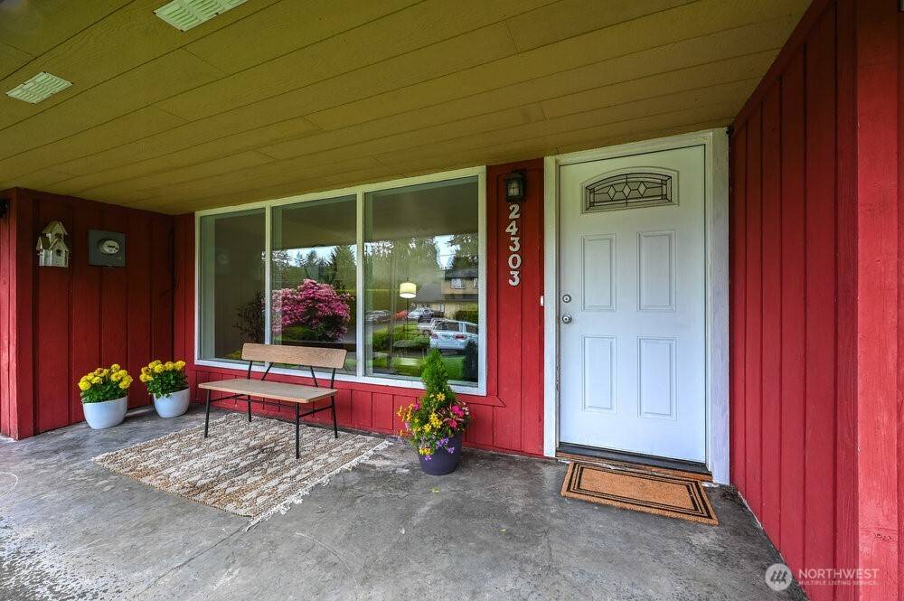 Edmonds, WA 98026,24303 77th PL W