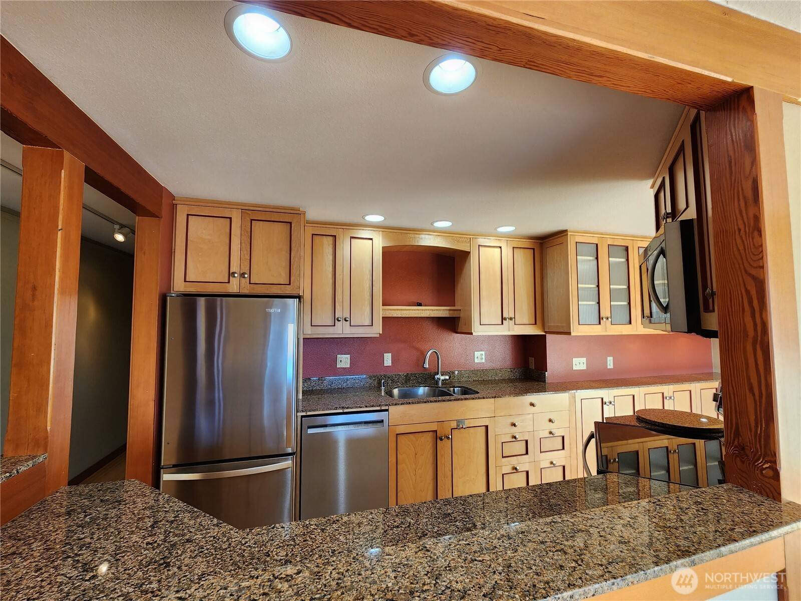 Bainbridge Island, WA 98110,125 Madison AVE N #125