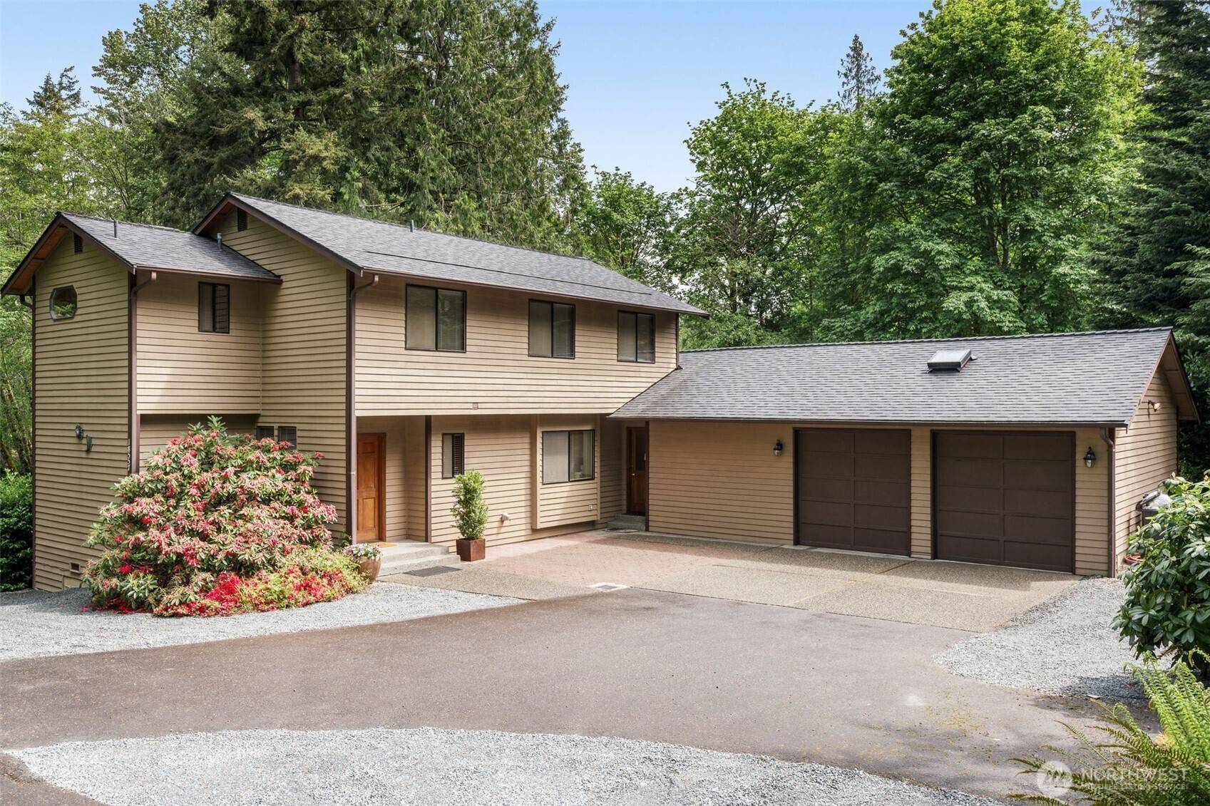 Renton, WA 98058,18557 W Lake Desire DR SE