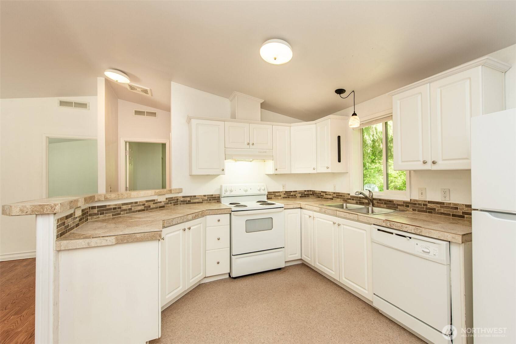 Sequim, WA 98382,402 Toad RD