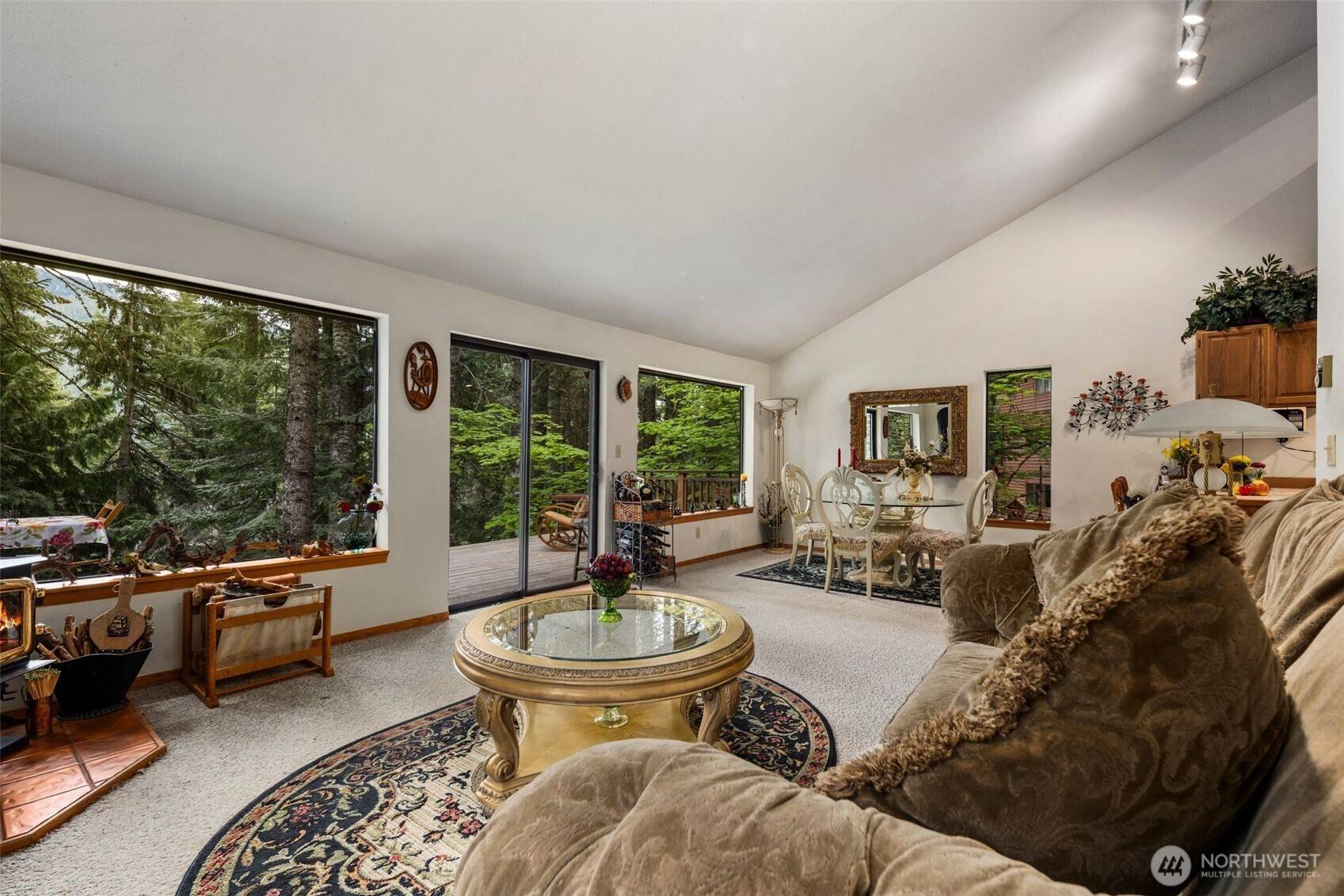 Easton, WA 98925,220 Mountain Home LN