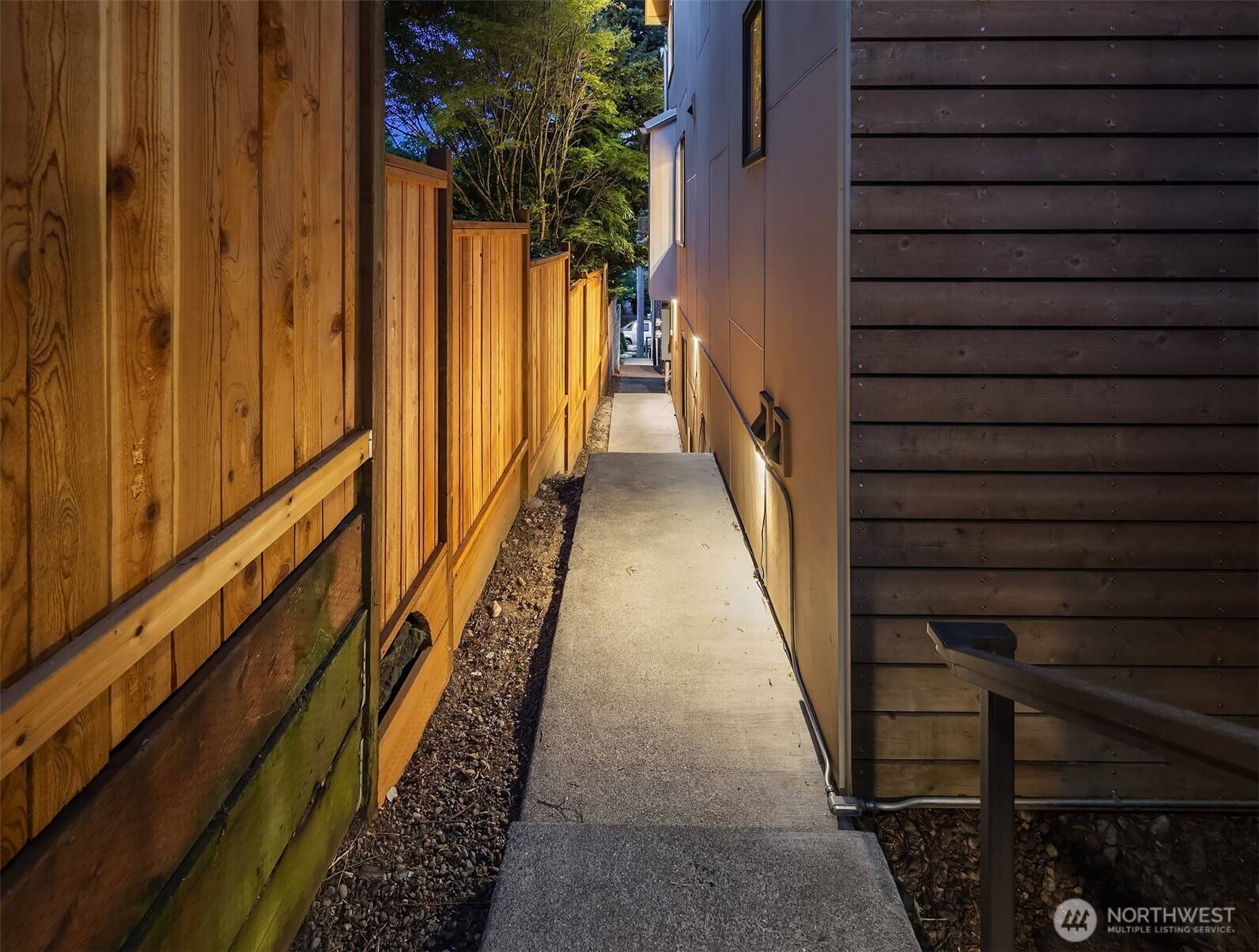 Seattle, WA 98122,1833 27th AVE