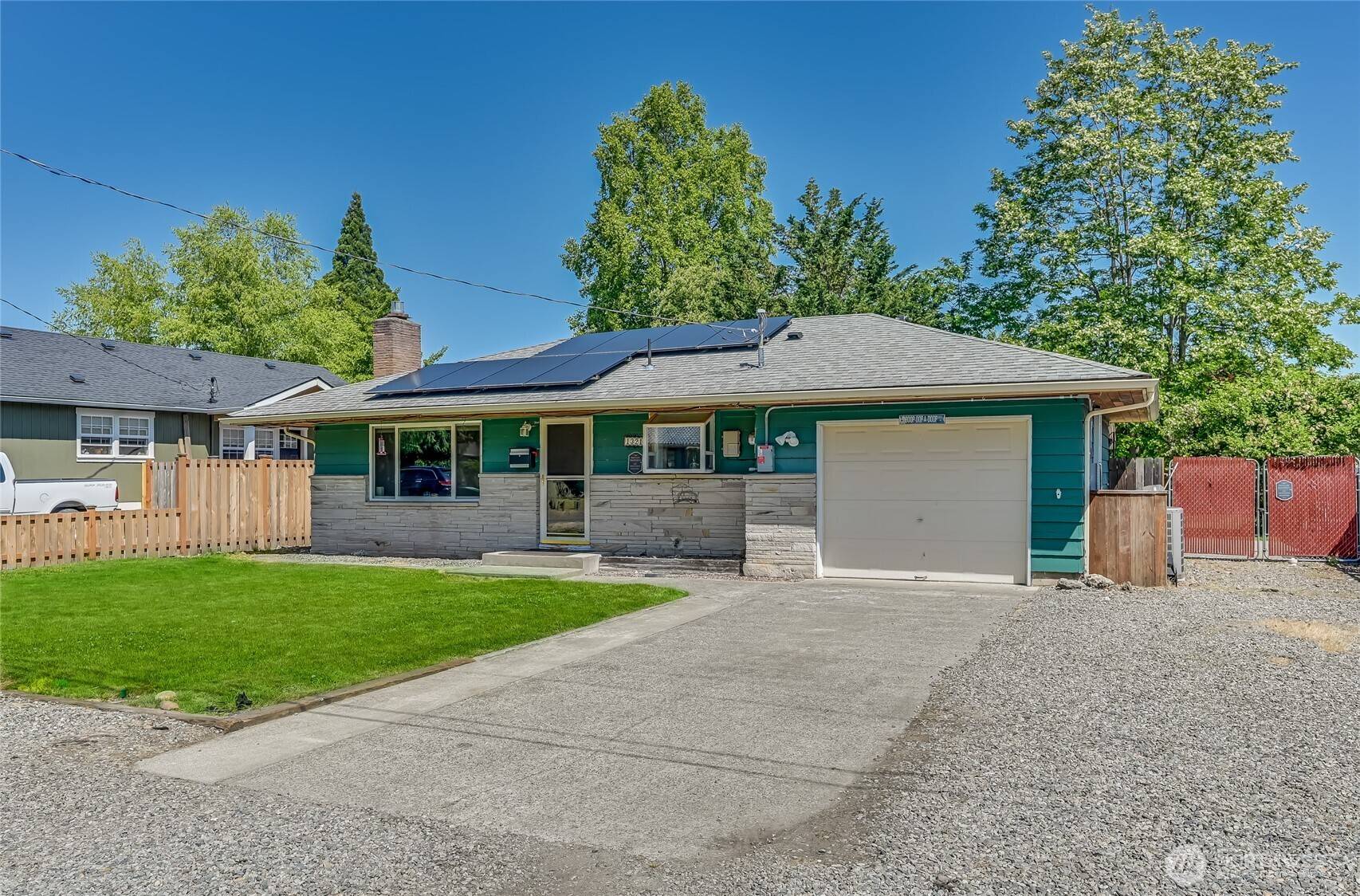 Enumclaw, WA 98022,1321 Merritt AVE