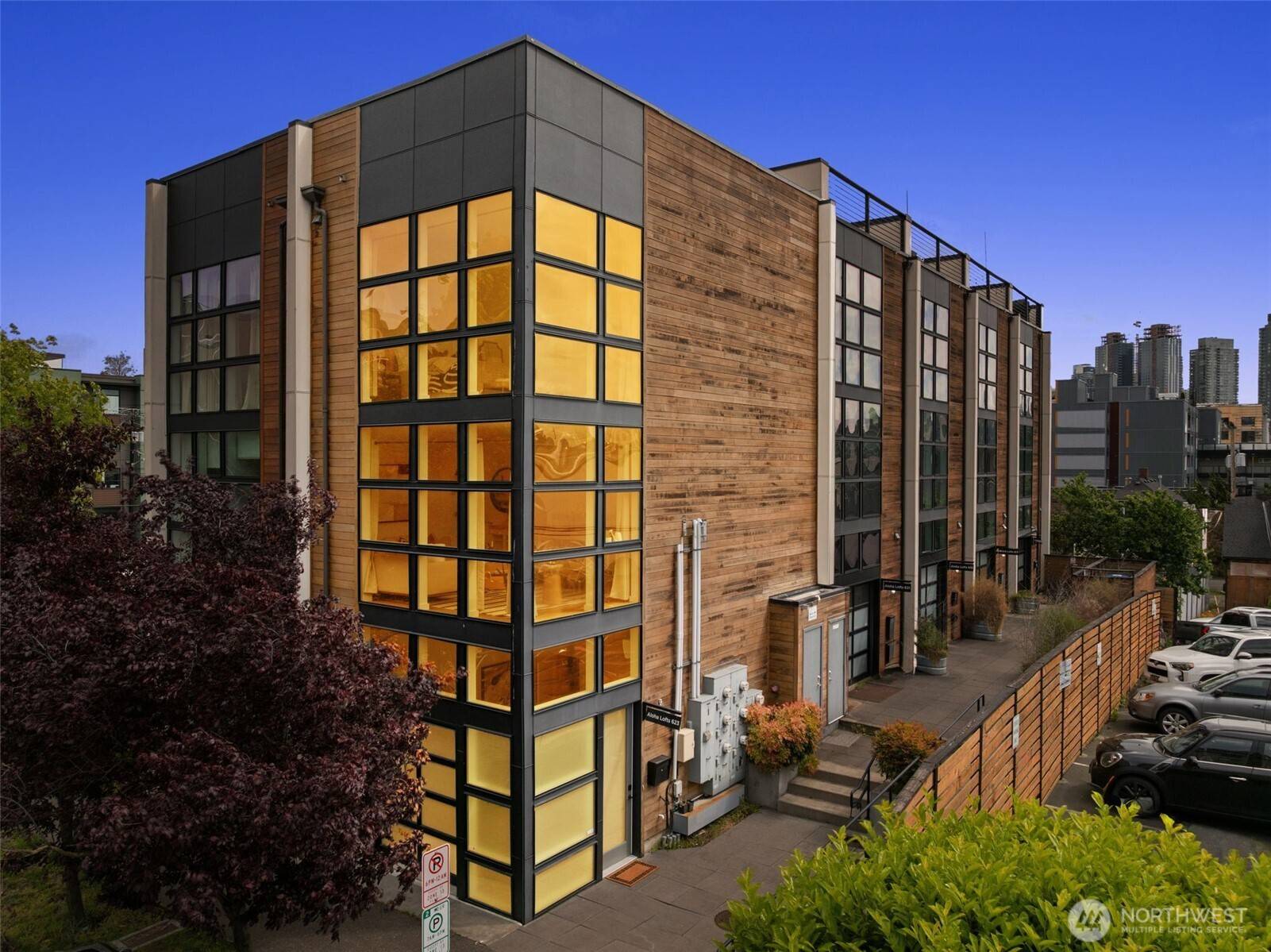 Seattle, WA 98109,623 Aloha ST