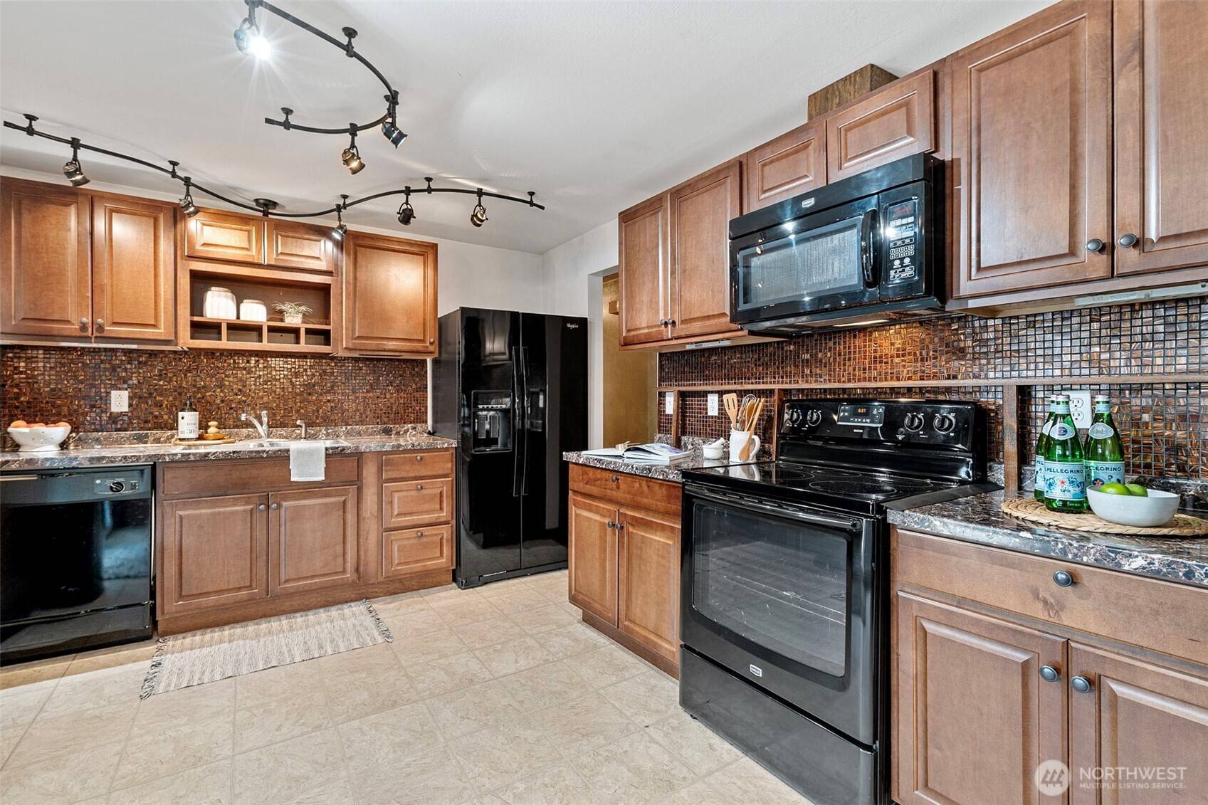 Spanaway, WA 98387,17009 15th AVE E