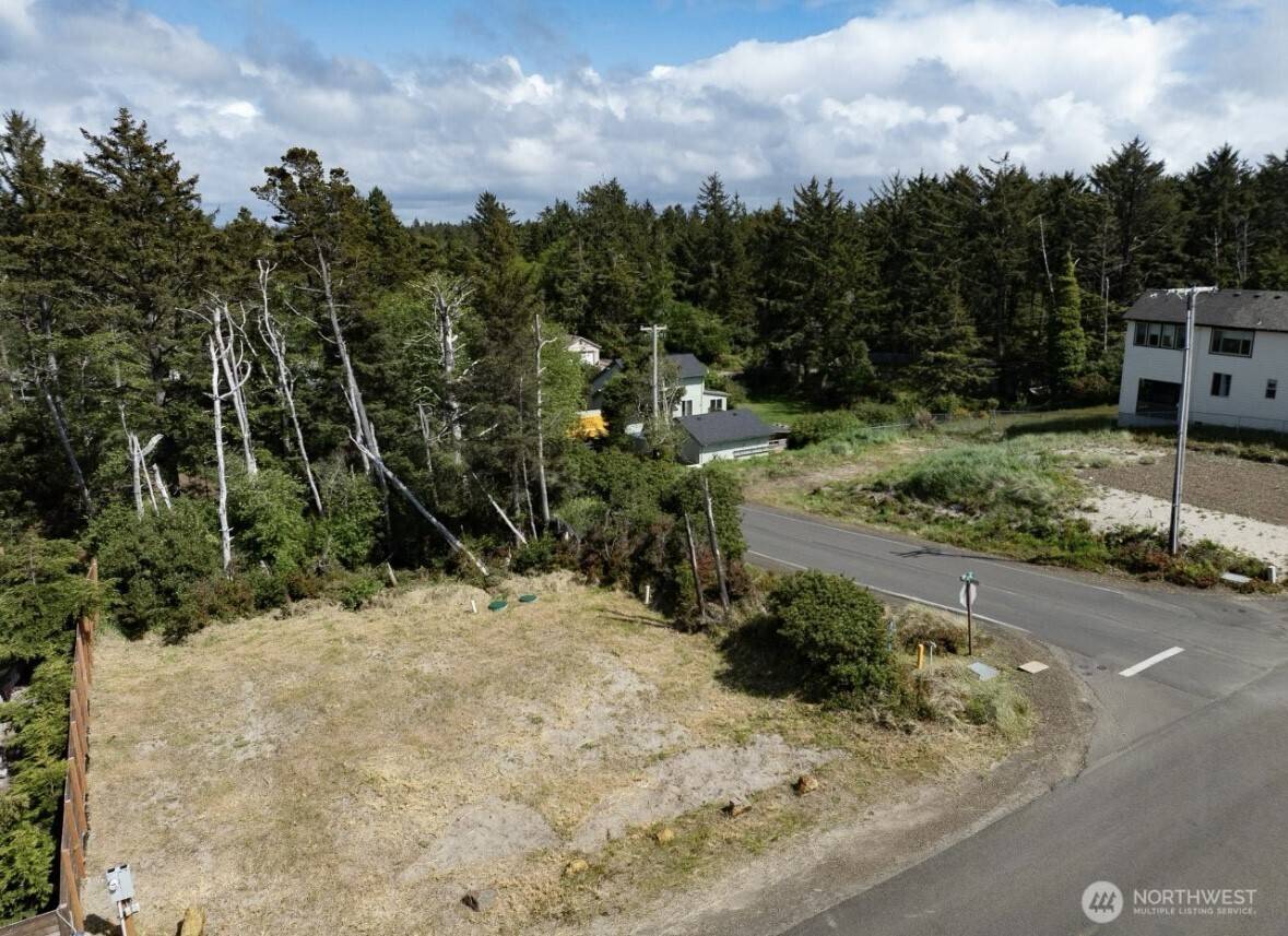Ocean Park, WA 98640,32202 J PL