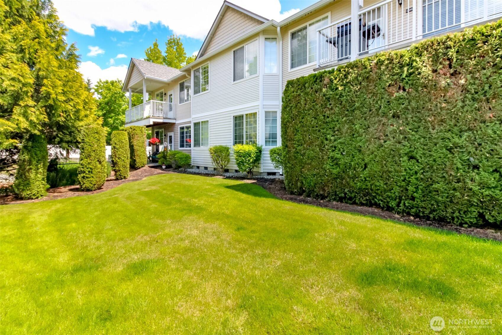 Puyallup, WA 98372,1002 9th AVE SE #C-201