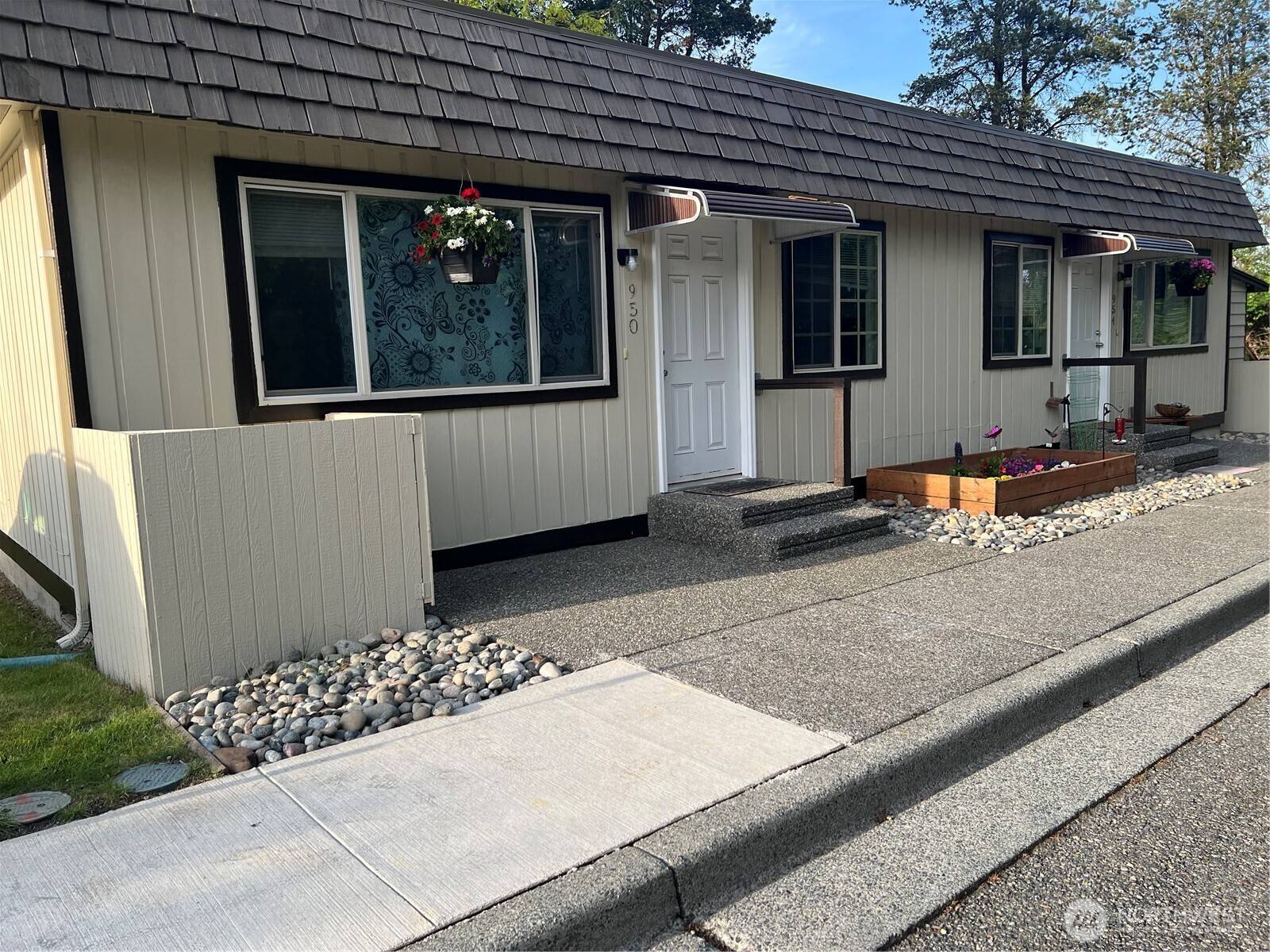 Blaine, WA 98230,950 954 Cedar ST