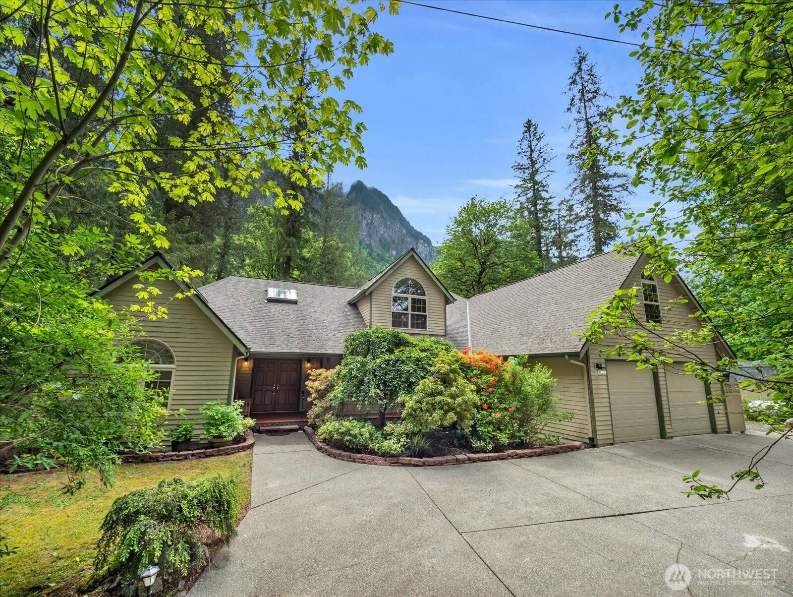 Snoqualmie, WA 98065,44611 SE 72nd ST