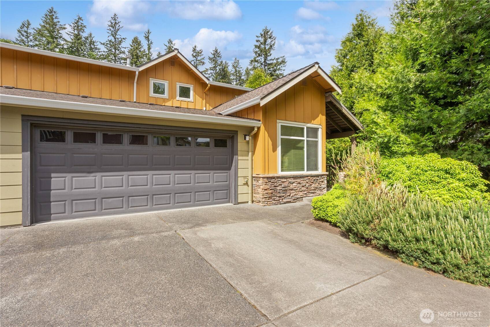 Issaquah, WA 98027,176 Cougar Ridge RD NW #2302