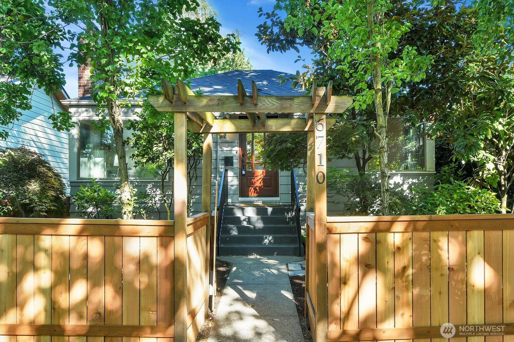 Seattle, WA 98108,6710 Flora AVE S