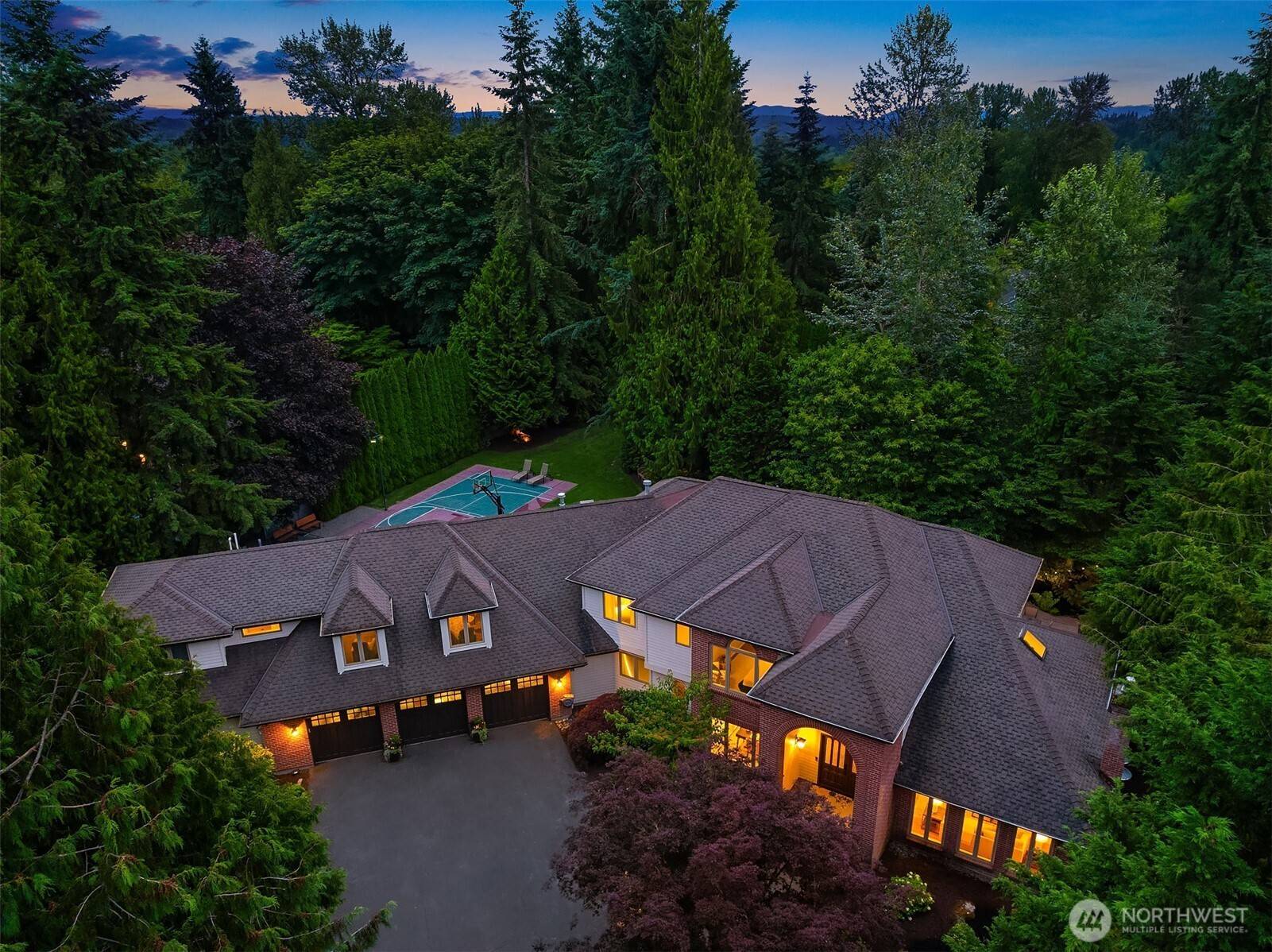 Redmond, WA 98052,18121 NE 129th PL