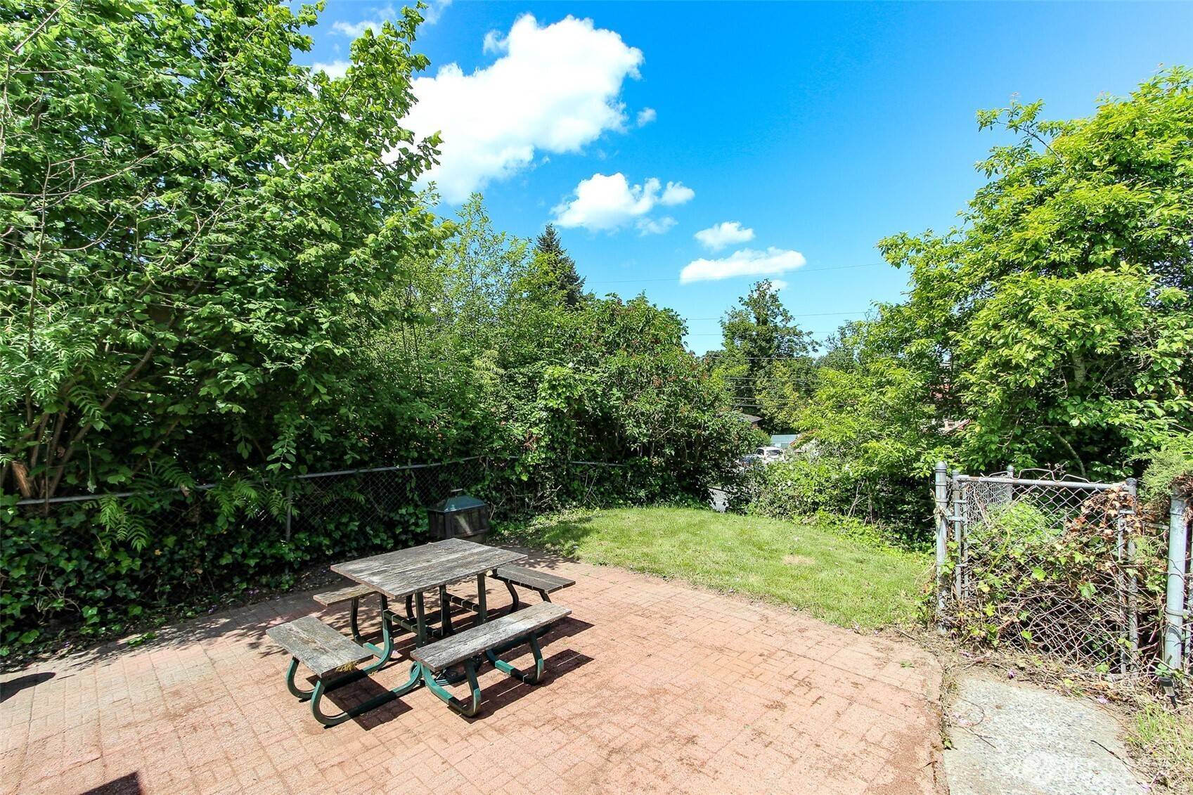Burien, WA 98168,2452 S 116th ST