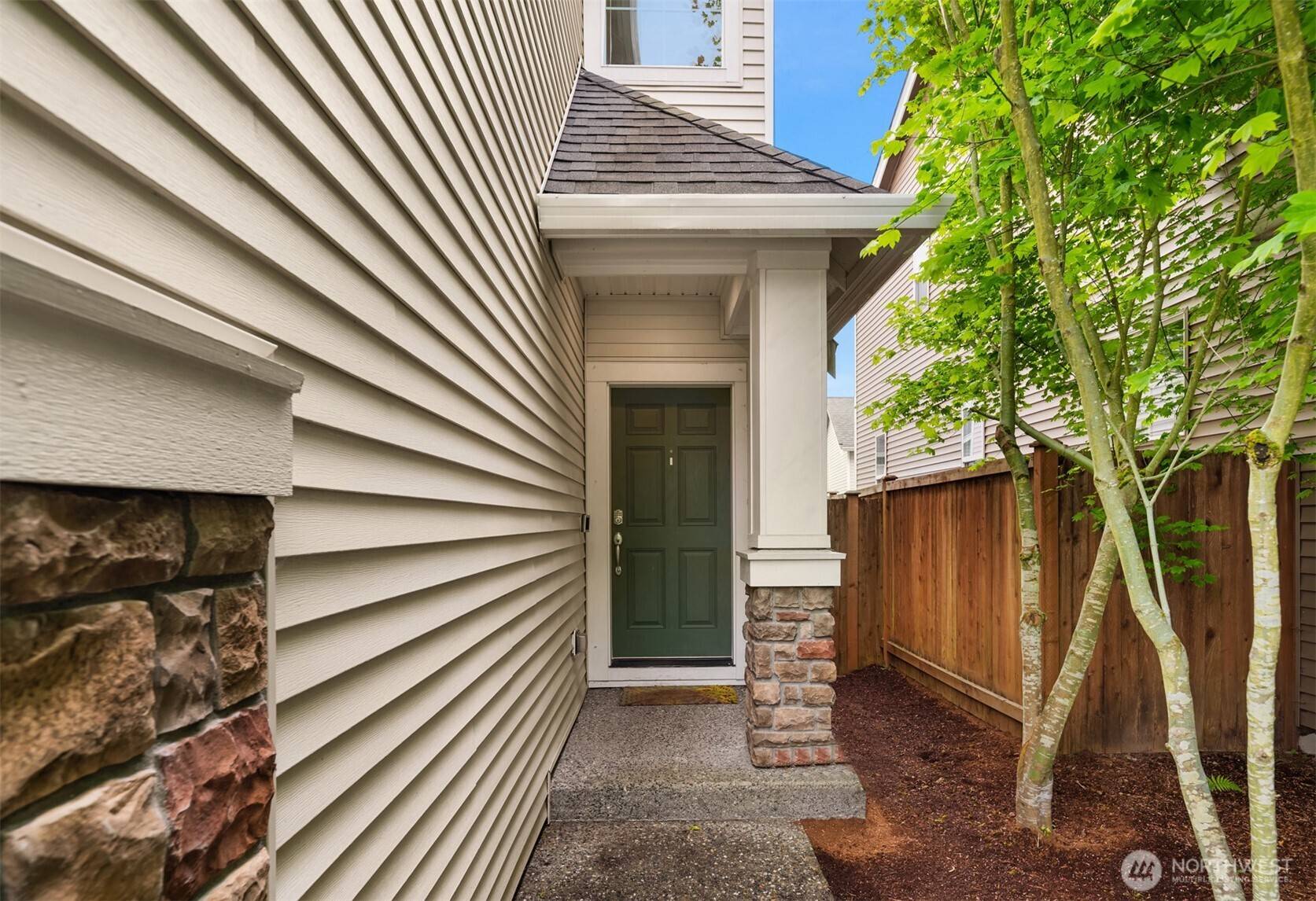 Everett, WA 98208,402 124th PL SE
