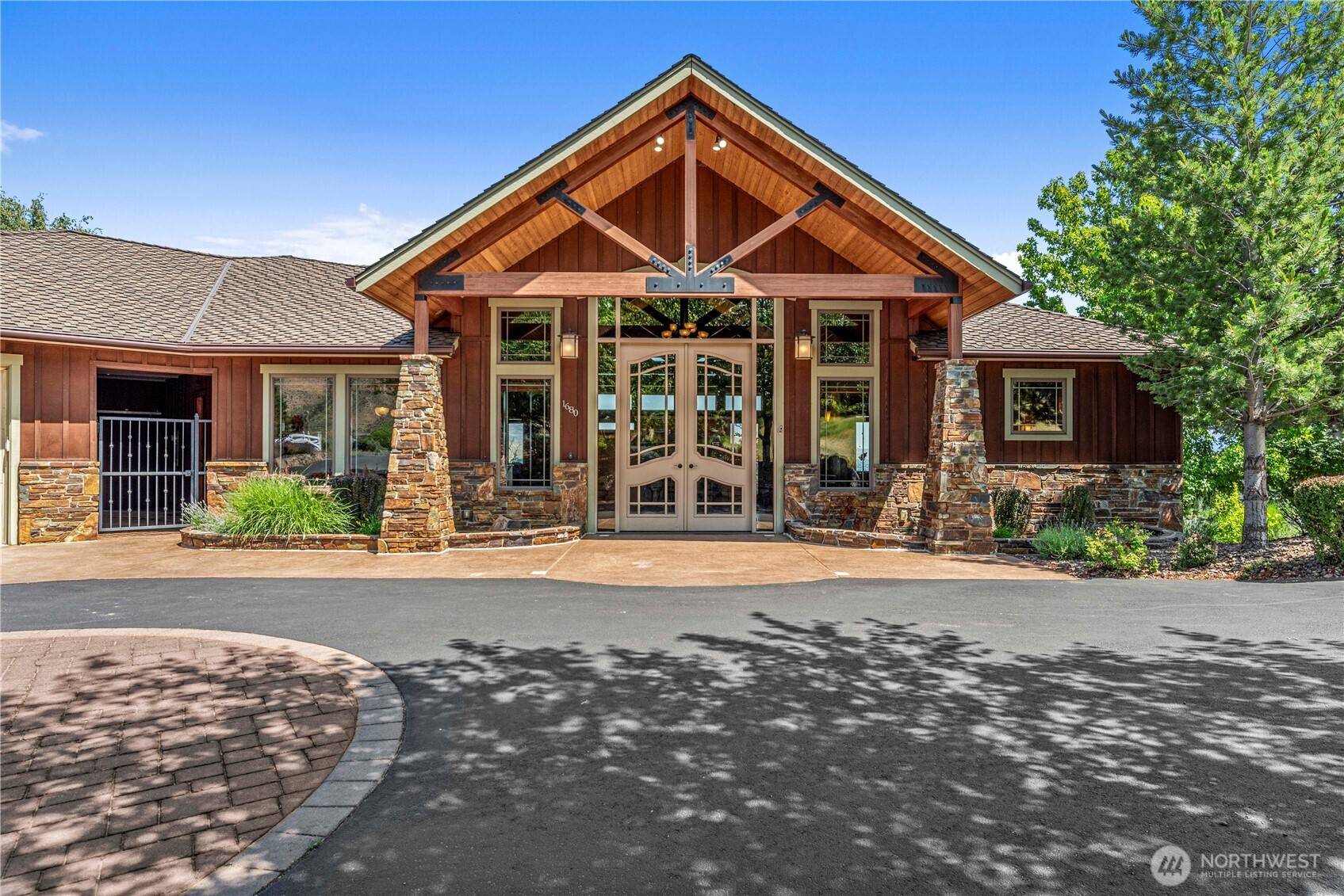 Wenatchee, WA 98801,1680 Skyline DR