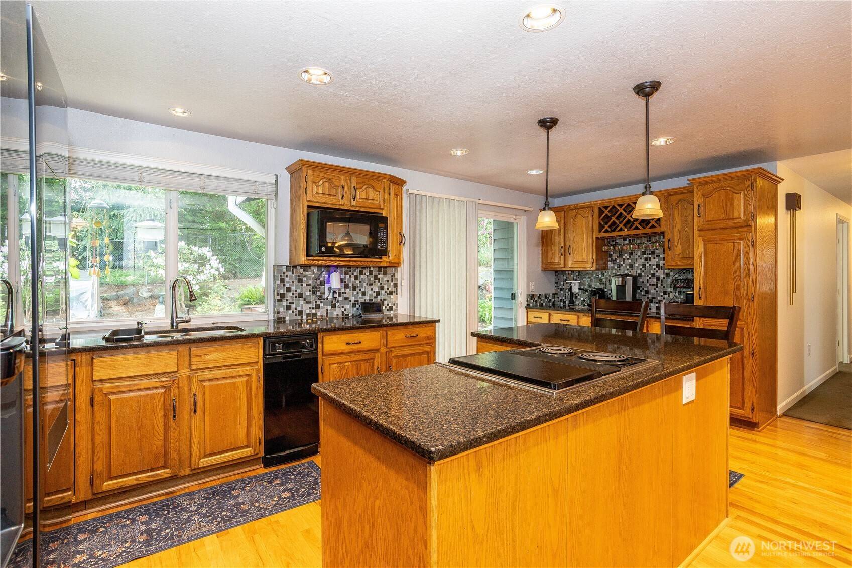 Kent, WA 98032,4025 Somerset LN