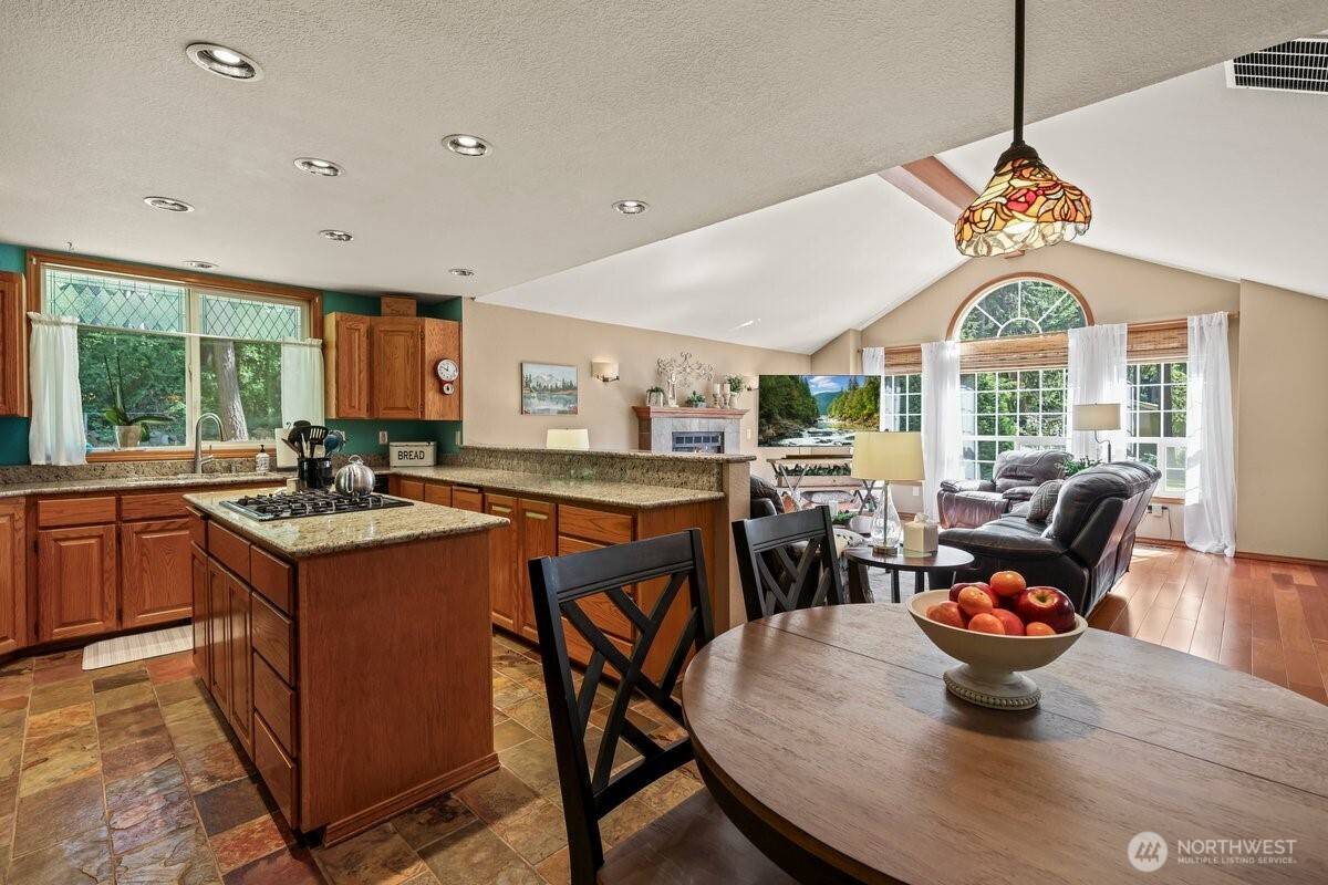 Lacey, WA 98503,5990 6th AVE SE