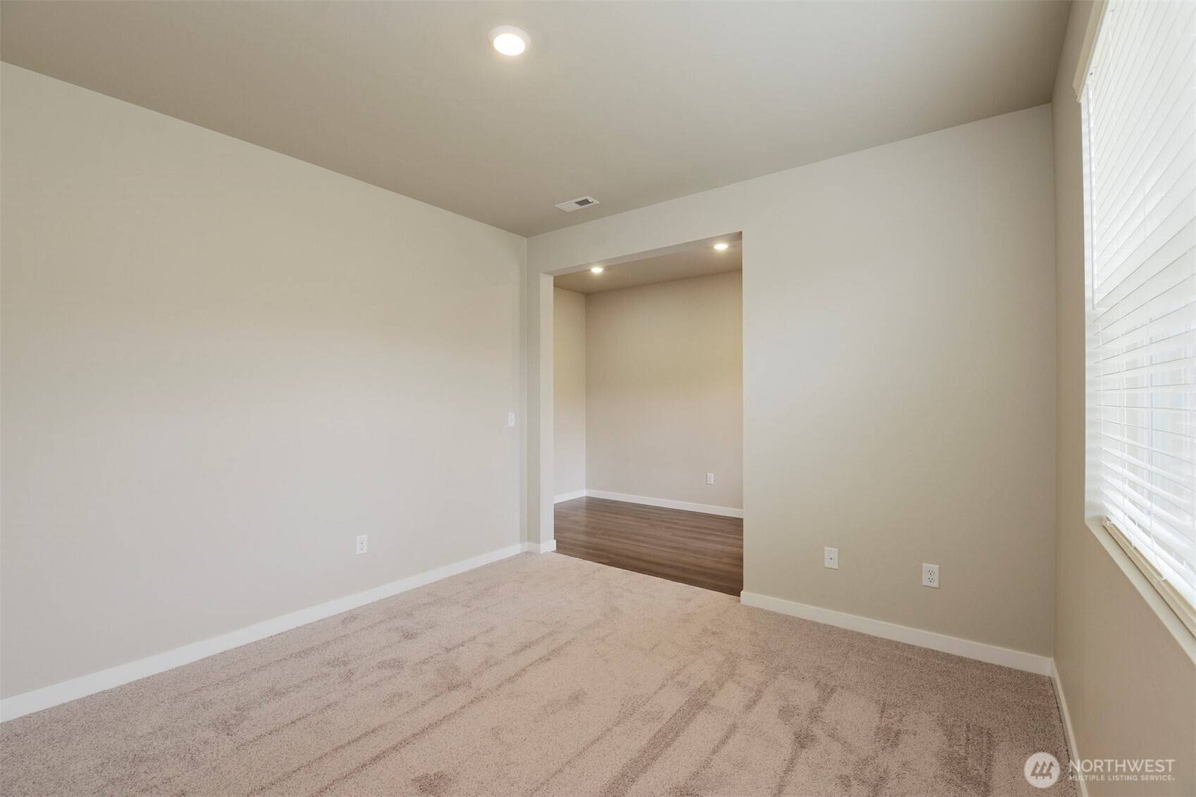 Tacoma, WA 98445,8614 13th AVE E