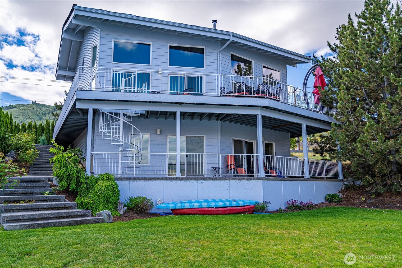Chelan, WA 98816,4270 US Hwy 97A