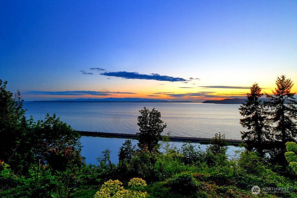 Edmonds, WA 98026,12603 Possession LN