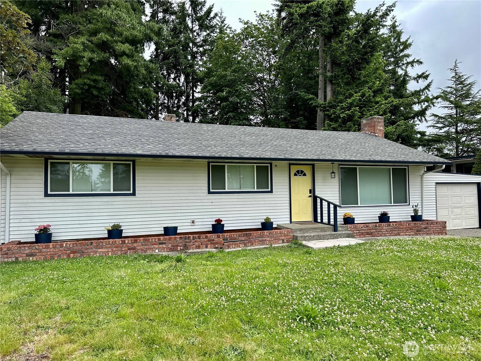 Edmonds, WA 98026,7519 221 PL SW