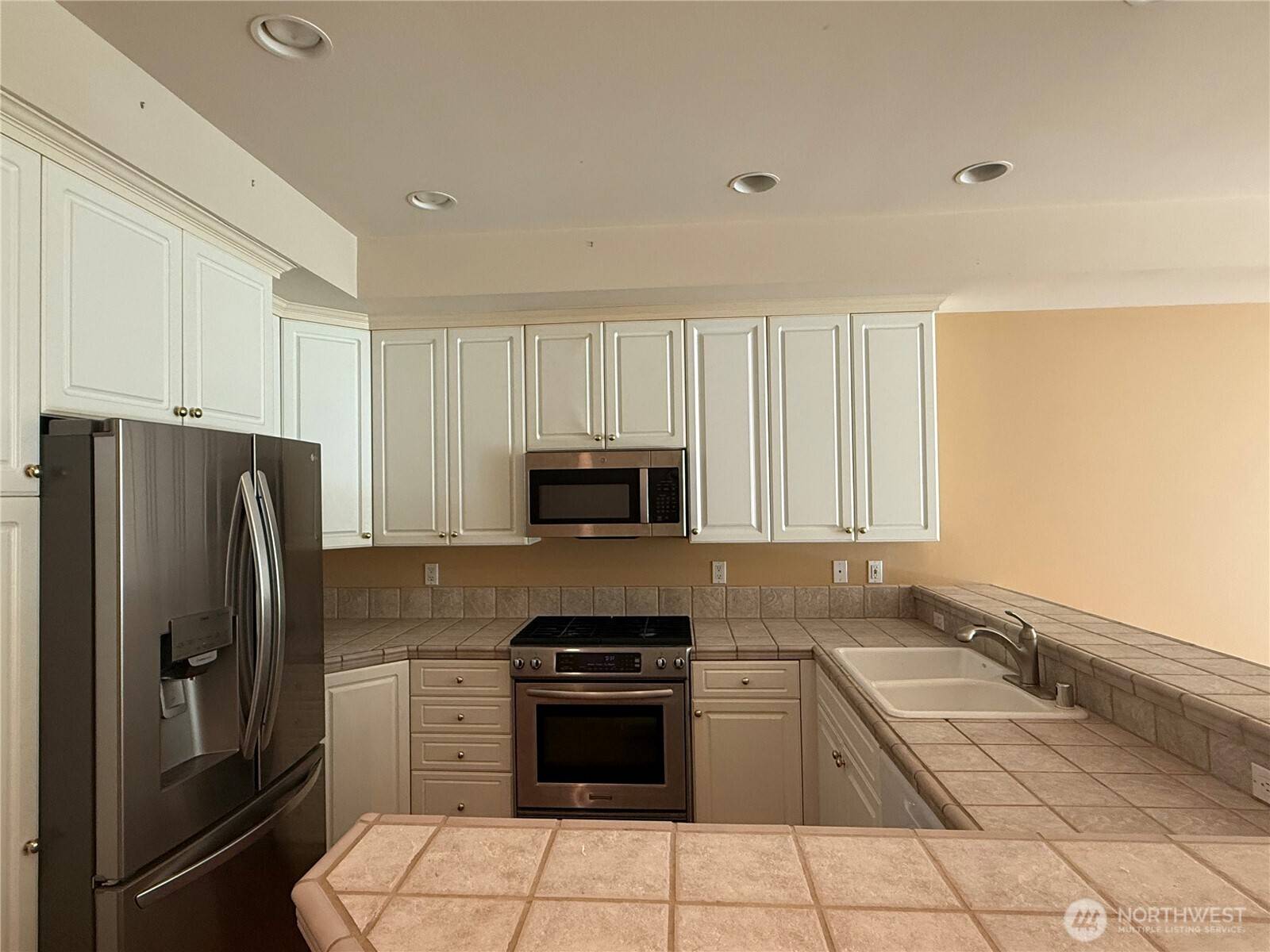 Bellevue, WA 98005,1805 134th AVE NE #8