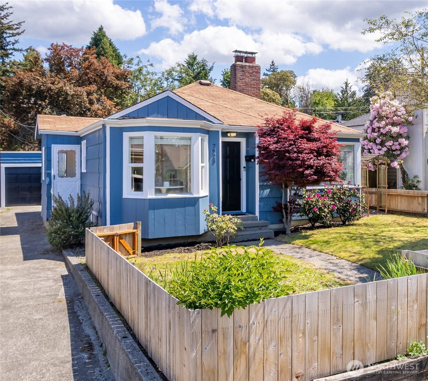 Seattle, WA 98106,7928 16th AVE SW