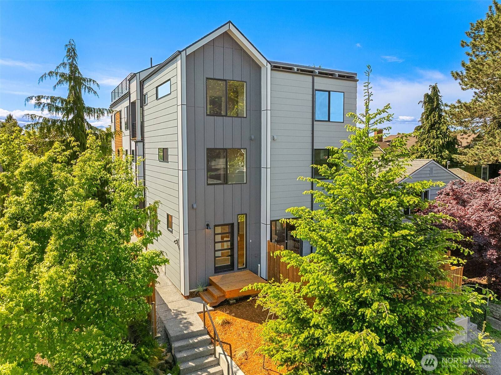 Seattle, WA 98117,8511 19th AVE NW